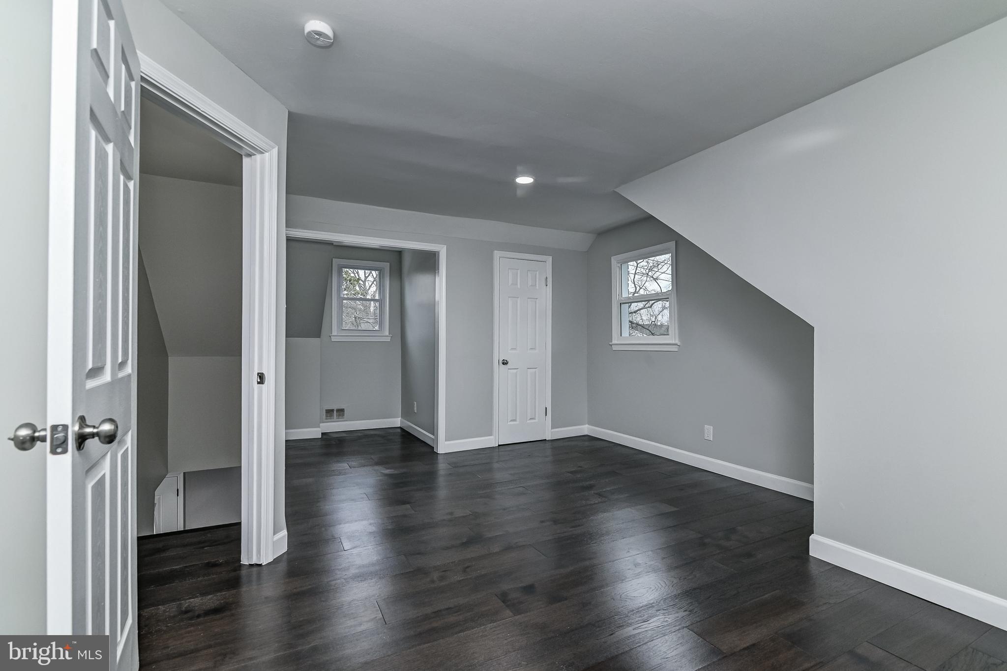 RIVERDALE - Residential