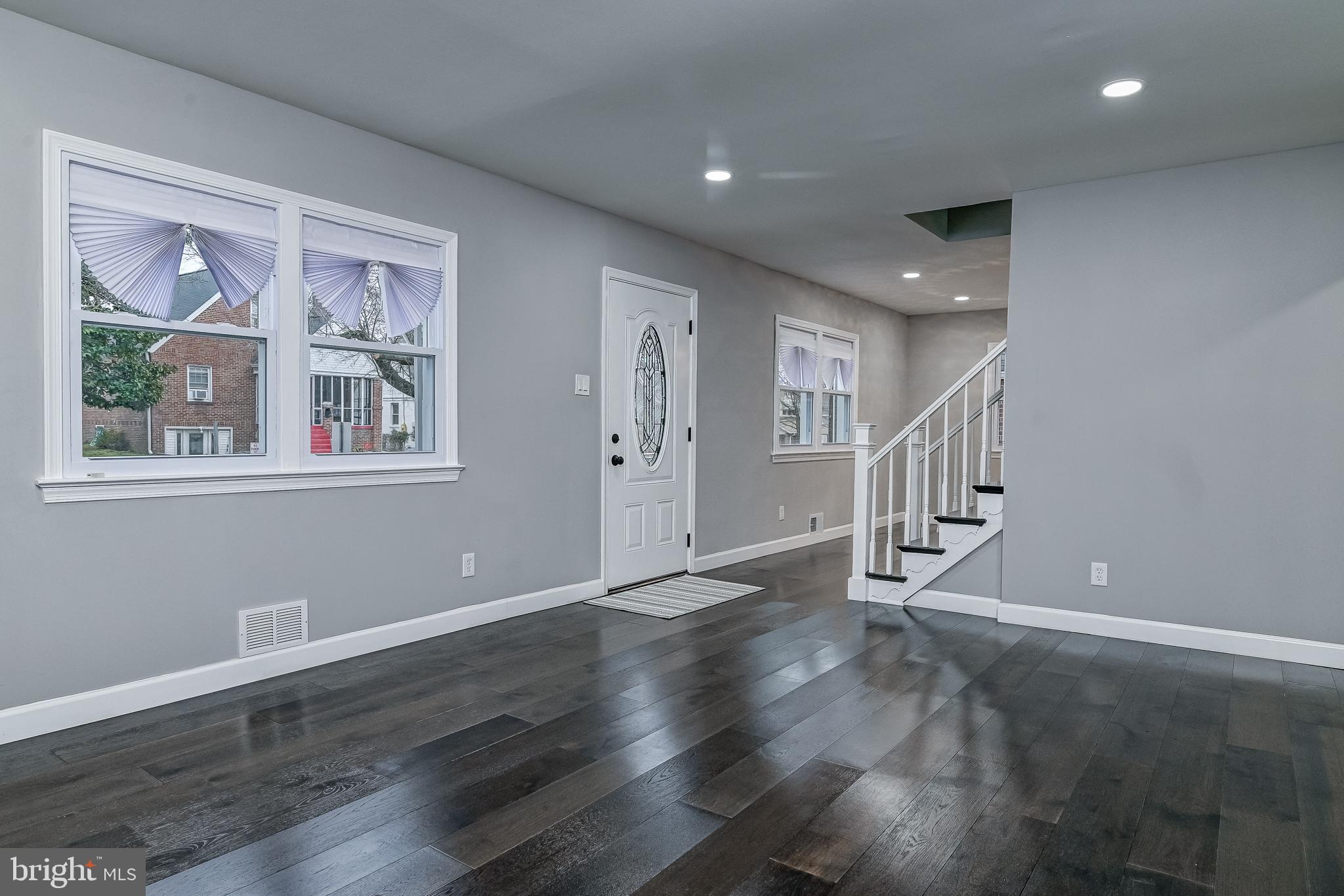 RIVERDALE - Residential