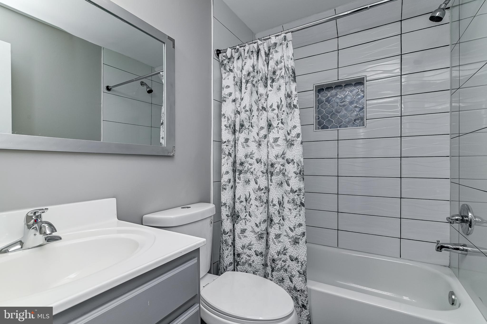 RIVERDALE - Residential