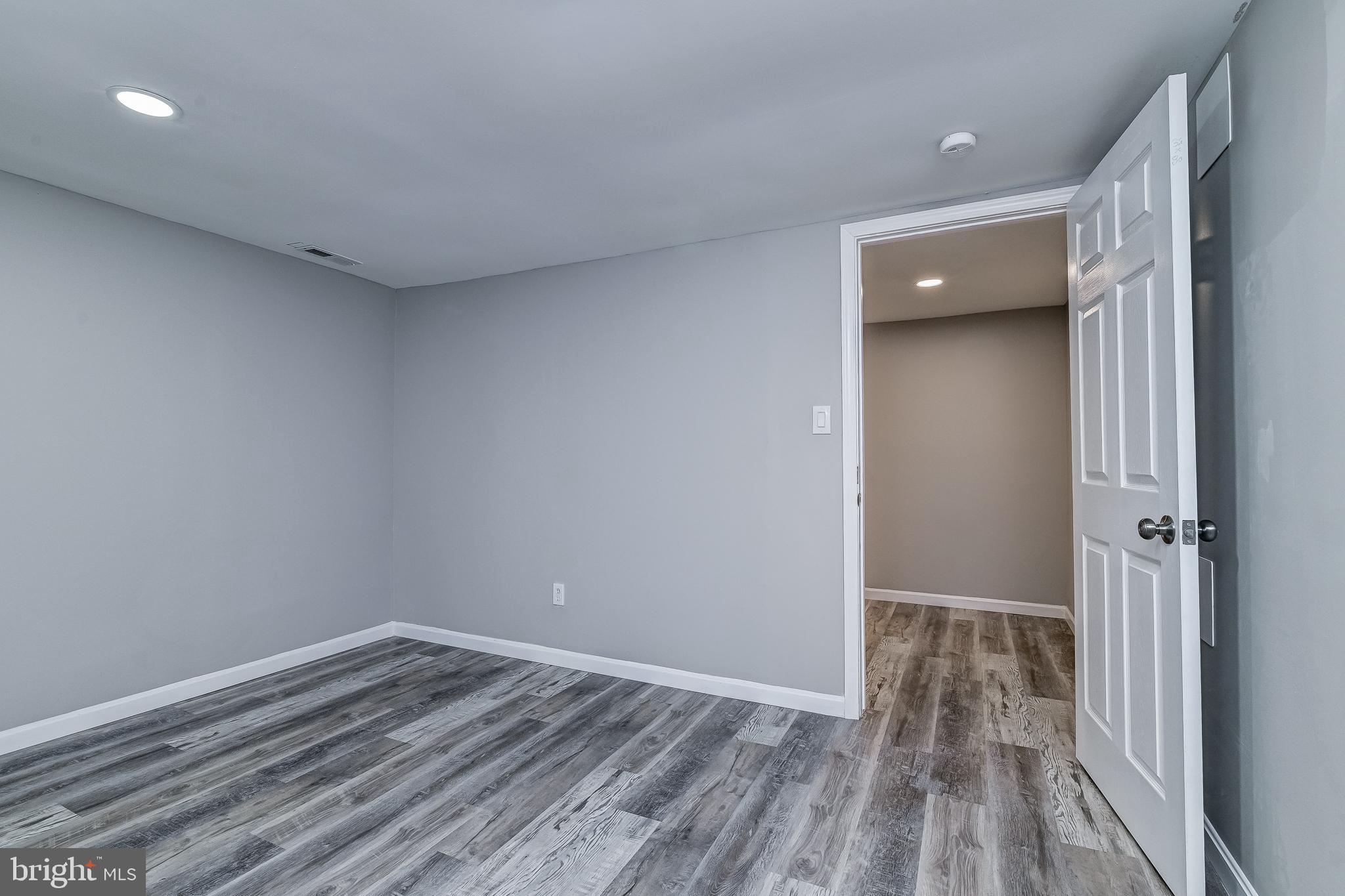 RIVERDALE - Residential