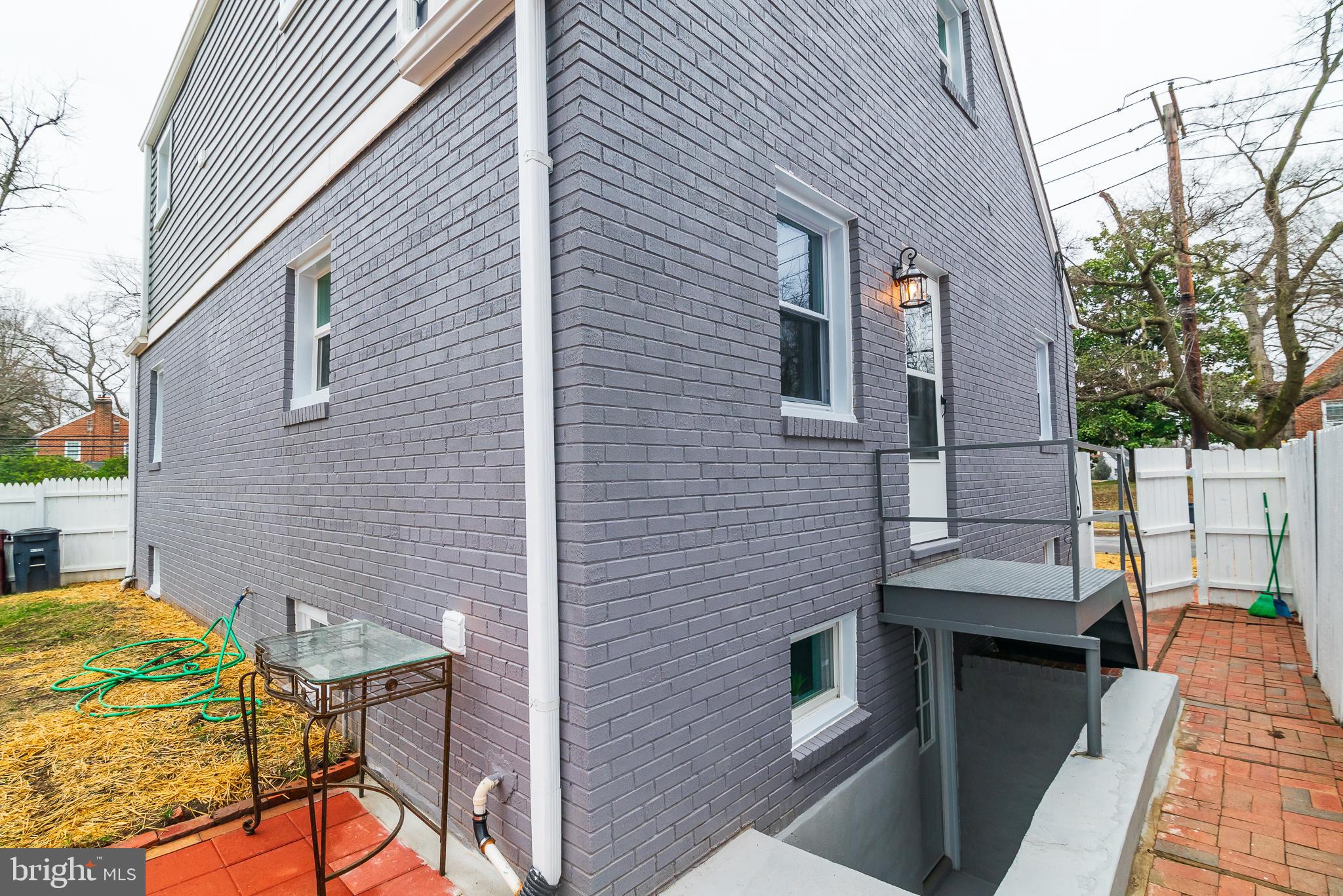 RIVERDALE - Residential