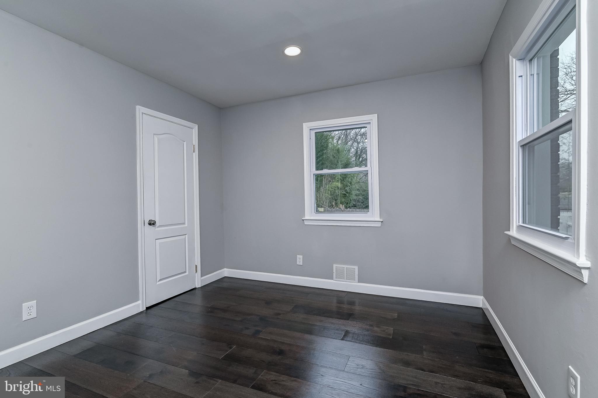 RIVERDALE - Residential