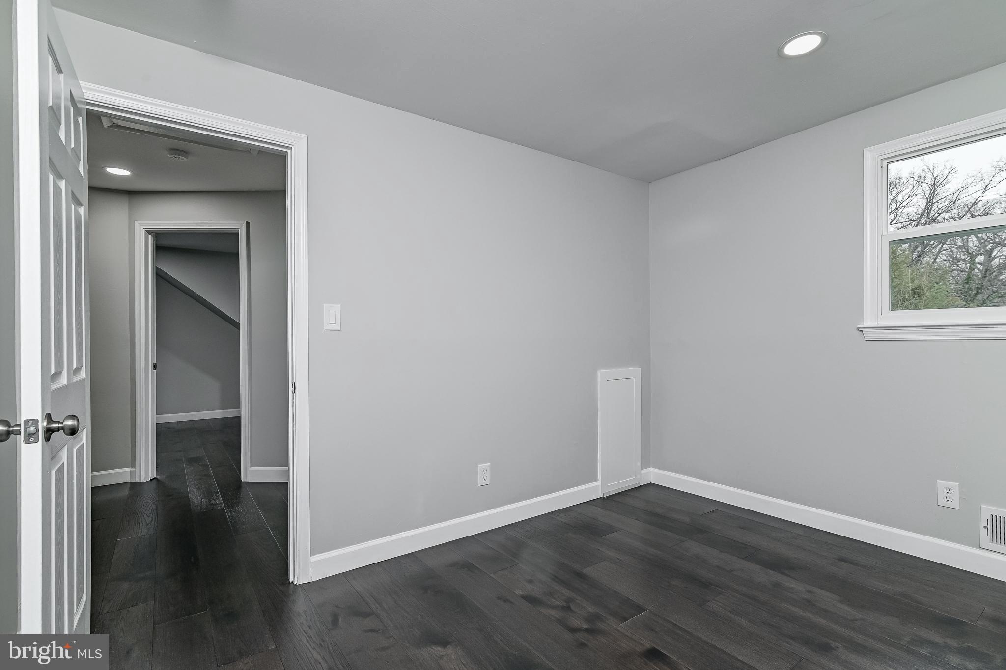 RIVERDALE - Residential