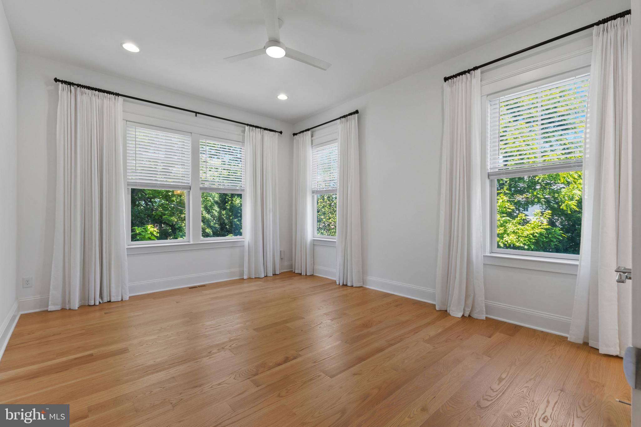 CHESTERBROOK GARDENS - Residential