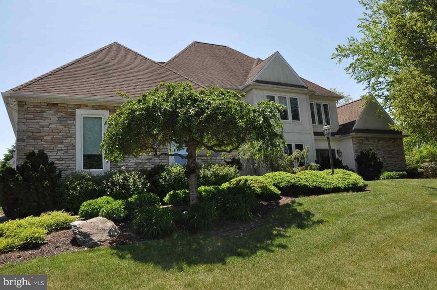 First floor Master. Beautiful Kitchen with granite and custom upgrades. Large FR adjacent and quality built-ins. Great outdoor living space. Covered porch. Lot is private in the rear and backs into beautiful York Township park. Close to 83, York and Memorial Hospital. Easy commute to Maryland.