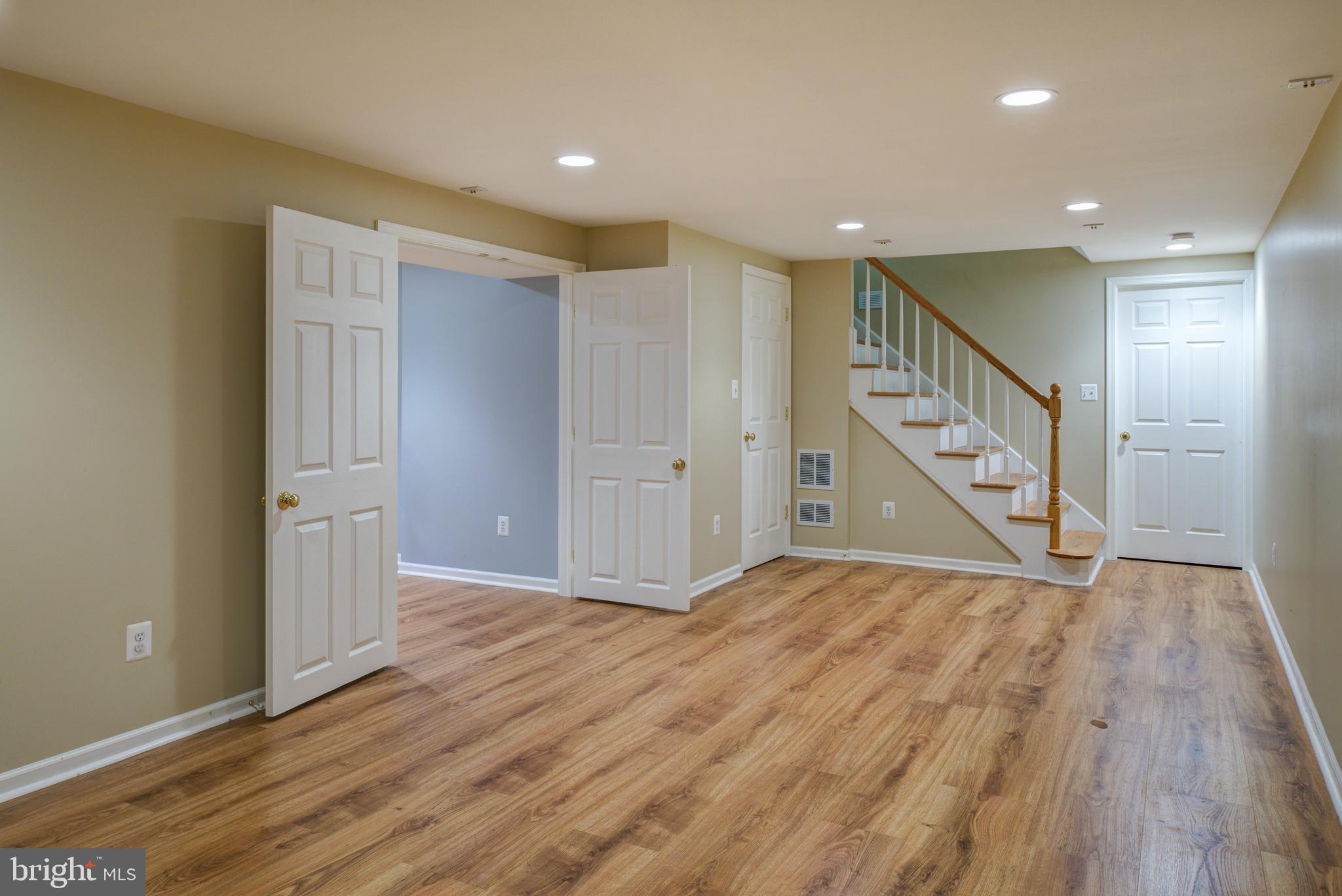 RESTON - Residential