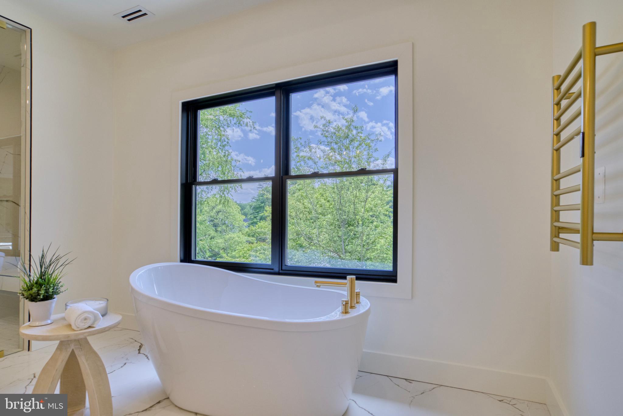 DEVON PARK - Residential