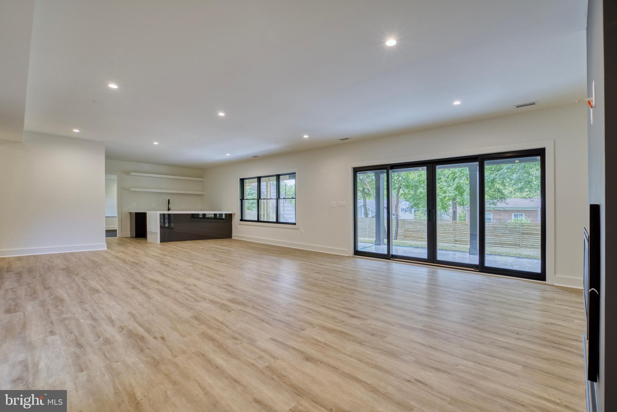 DEVON PARK - Residential