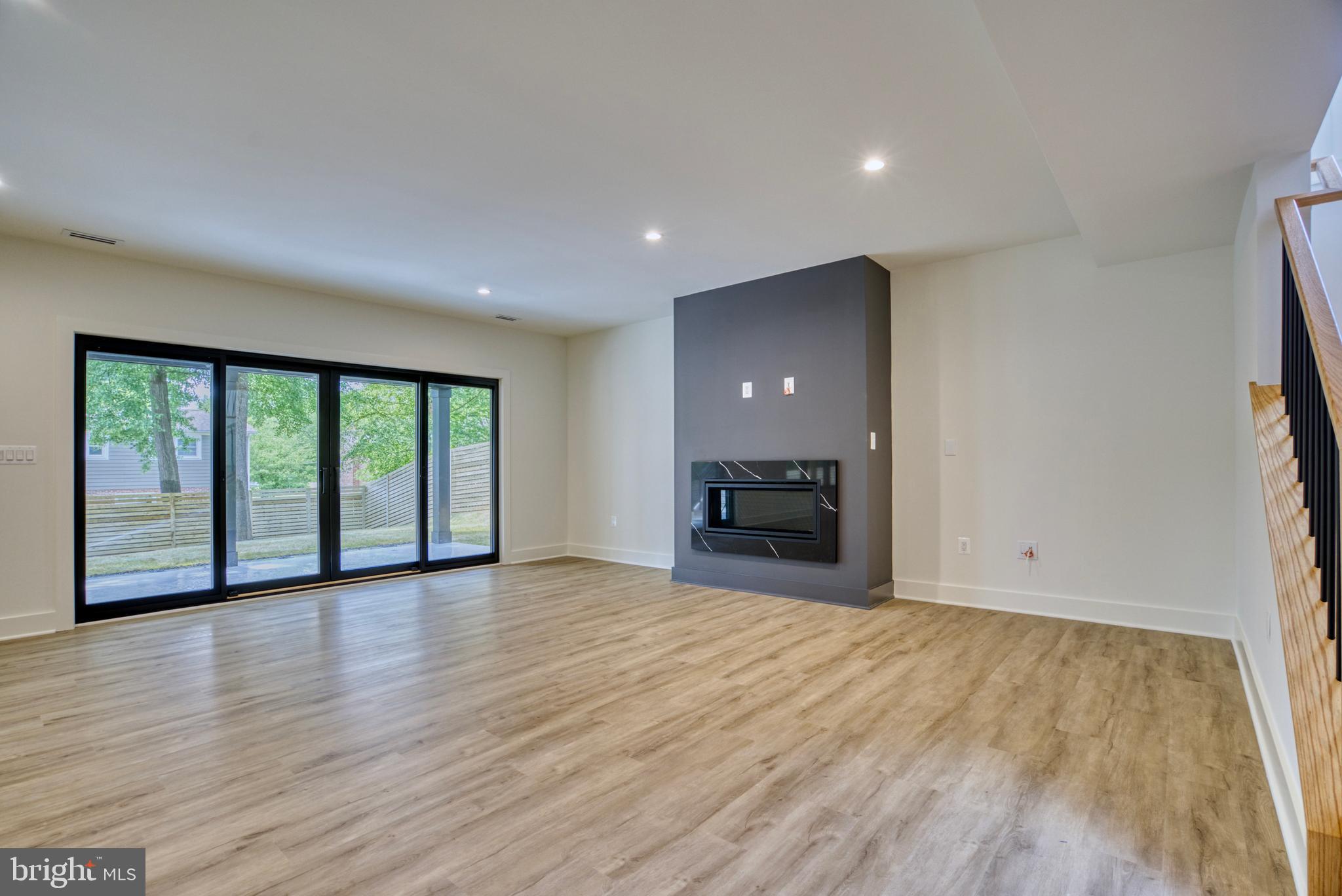 DEVON PARK - Residential