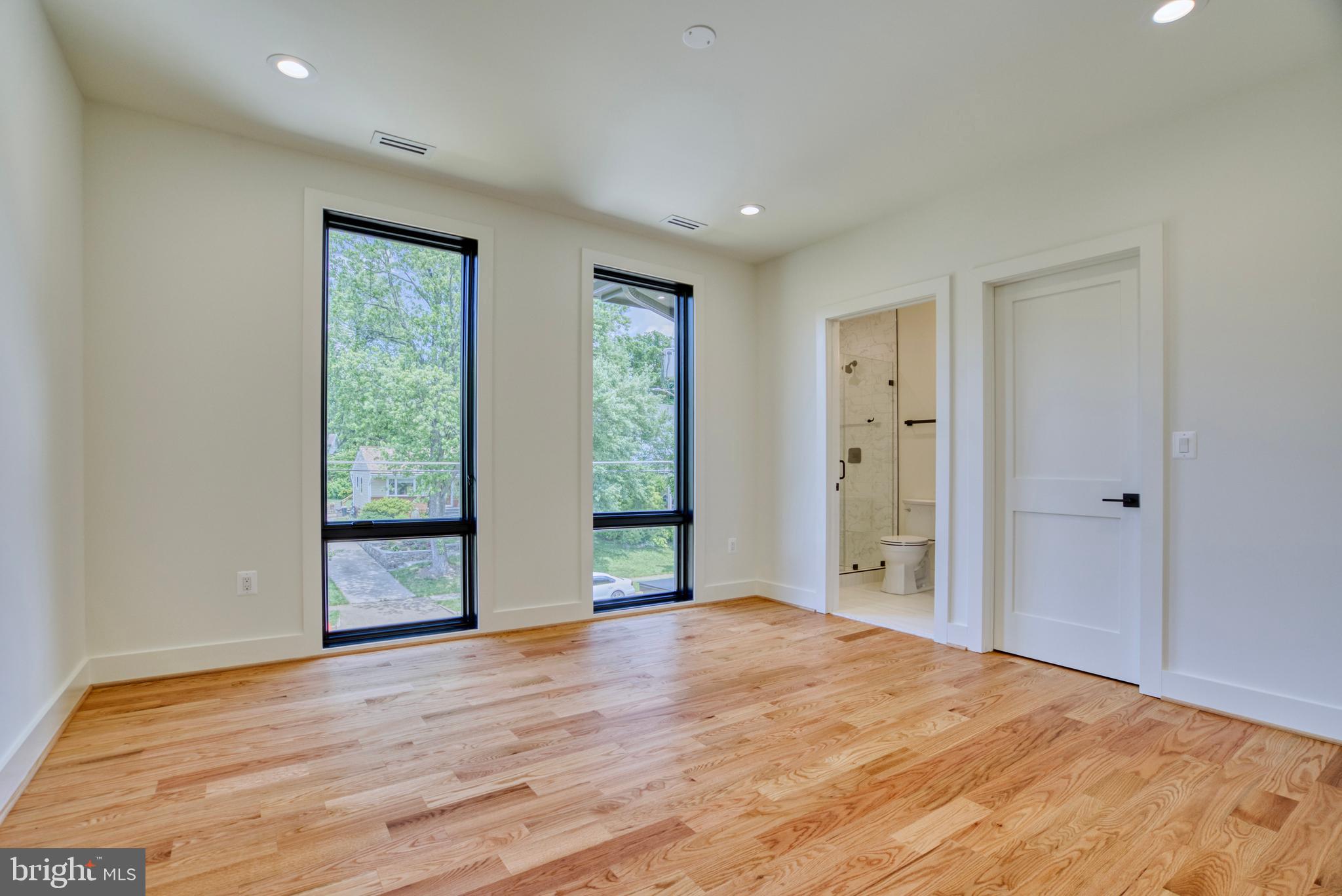 DEVON PARK - Residential