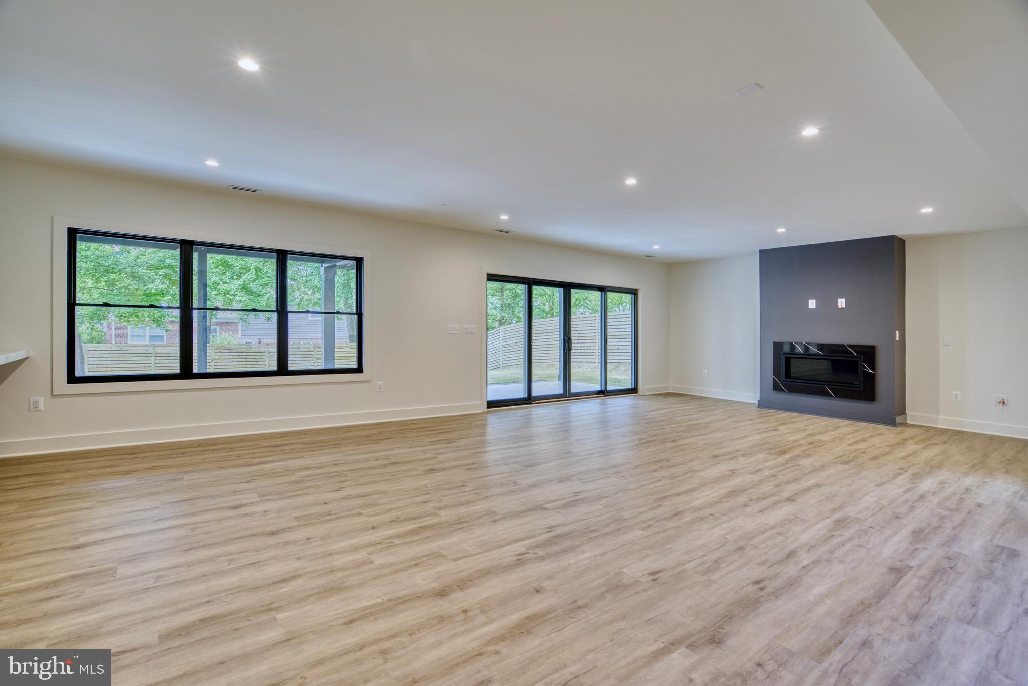 DEVON PARK - Residential