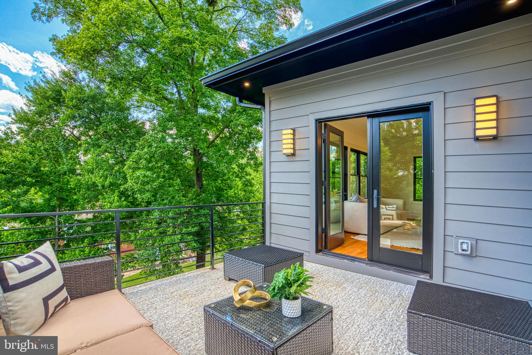 DEVON PARK - Residential