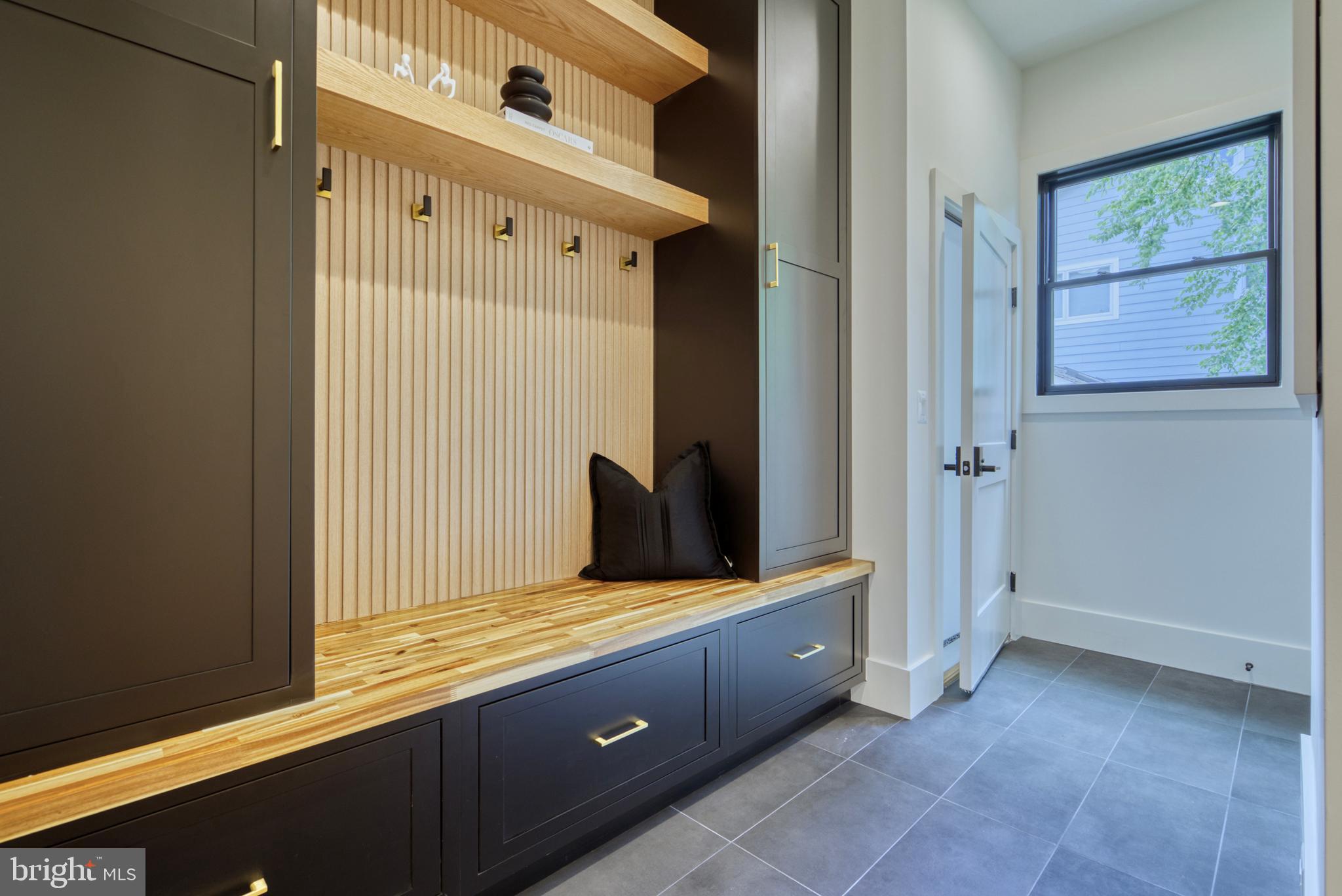 DEVON PARK - Residential