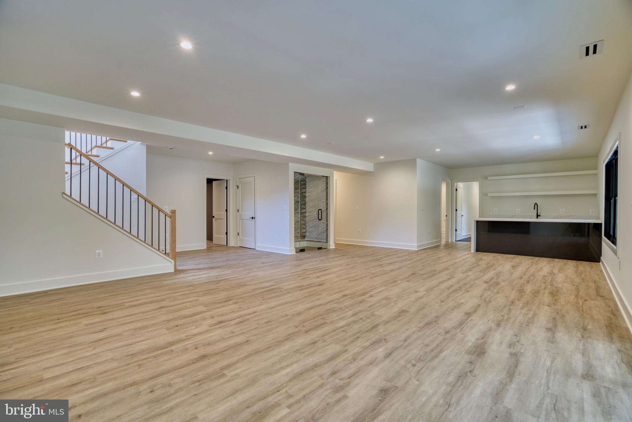 DEVON PARK - Residential