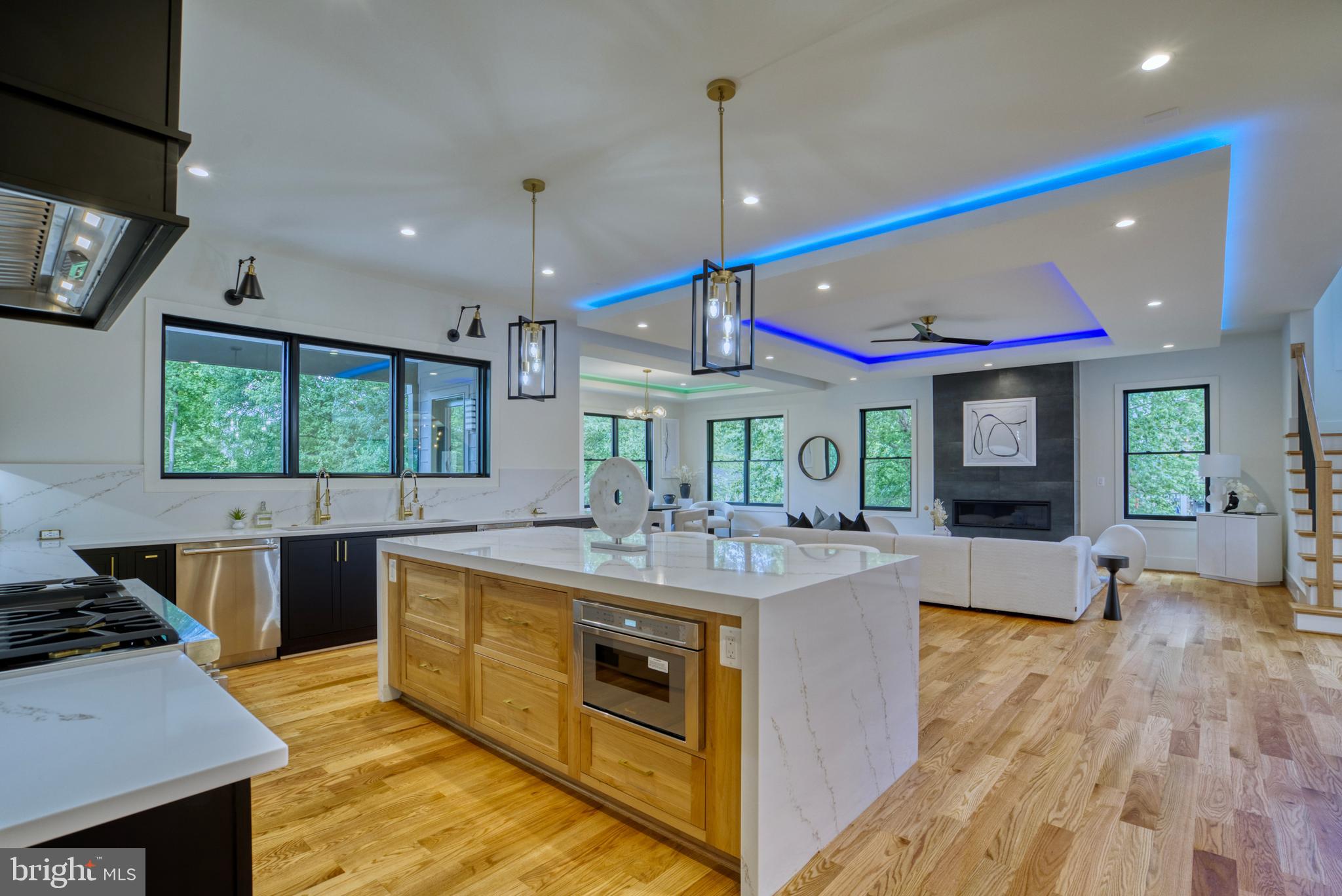 DEVON PARK - Residential