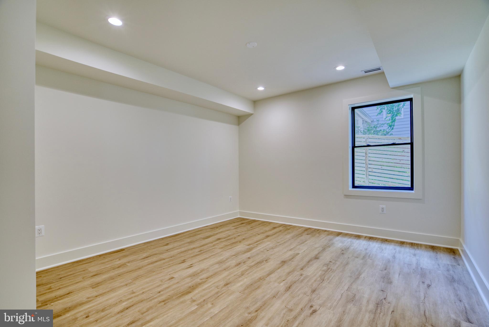 DEVON PARK - Residential