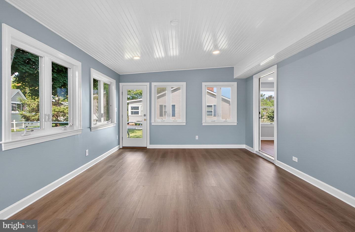 BEACHFIELD - Residential