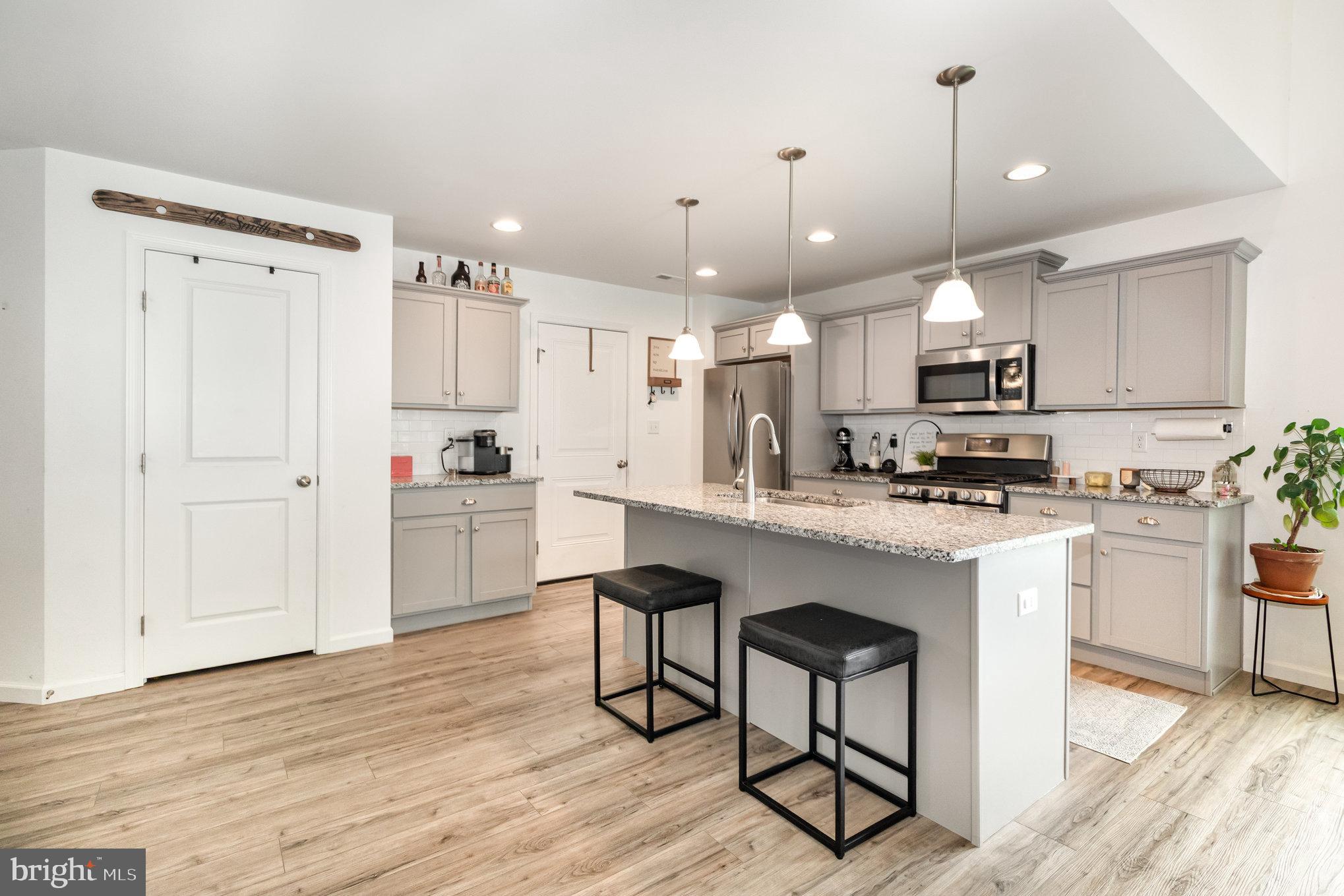 DICKINSON PLACE - Residential