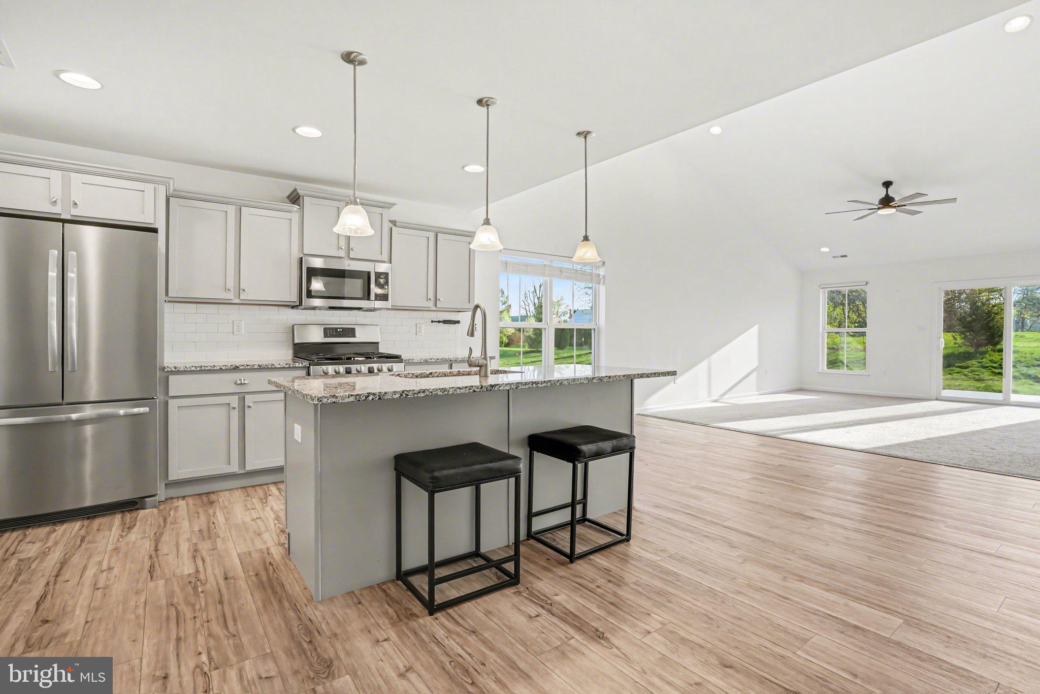 DICKINSON PLACE - Residential