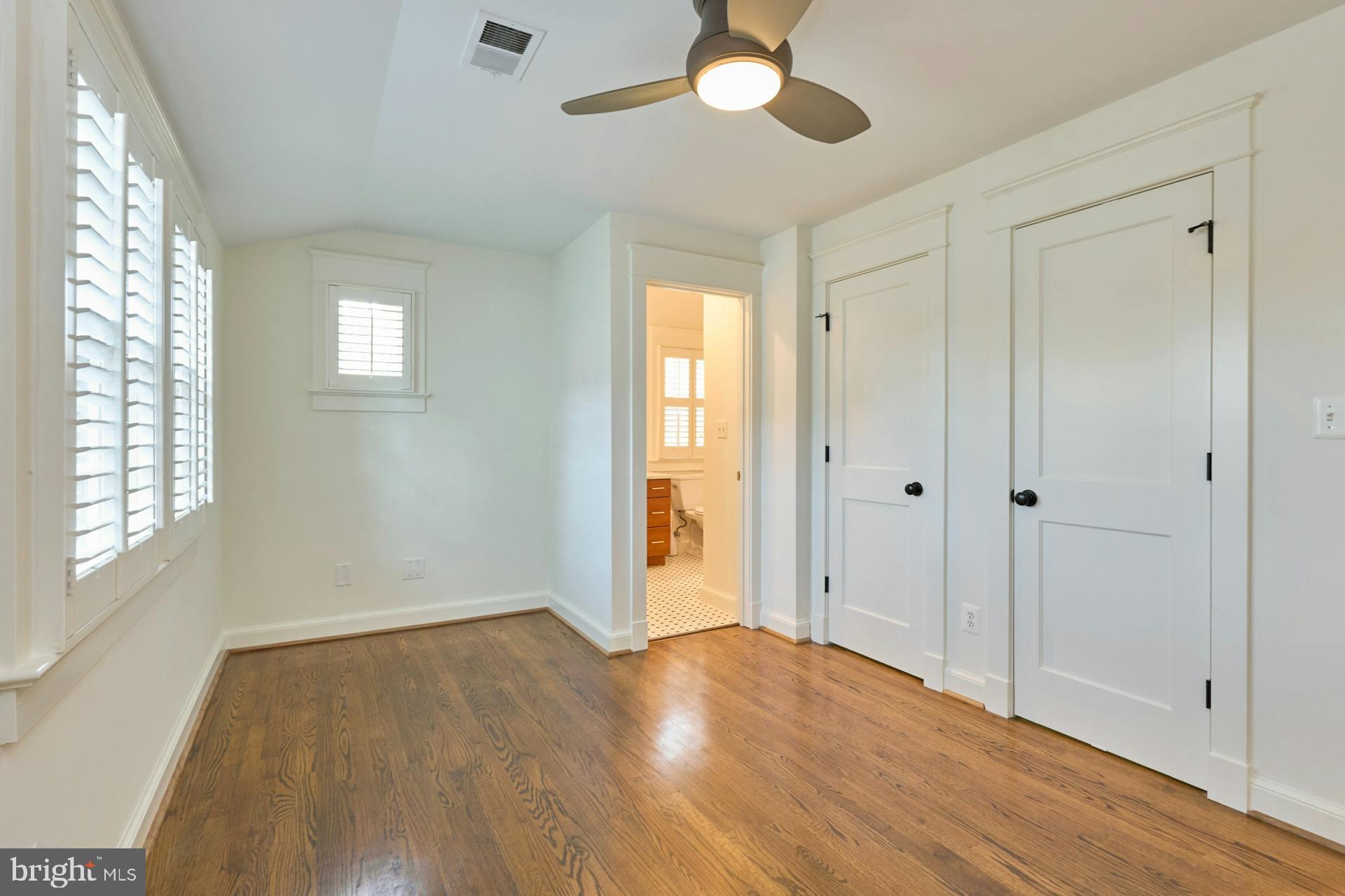 MADISON MANOR - Residential