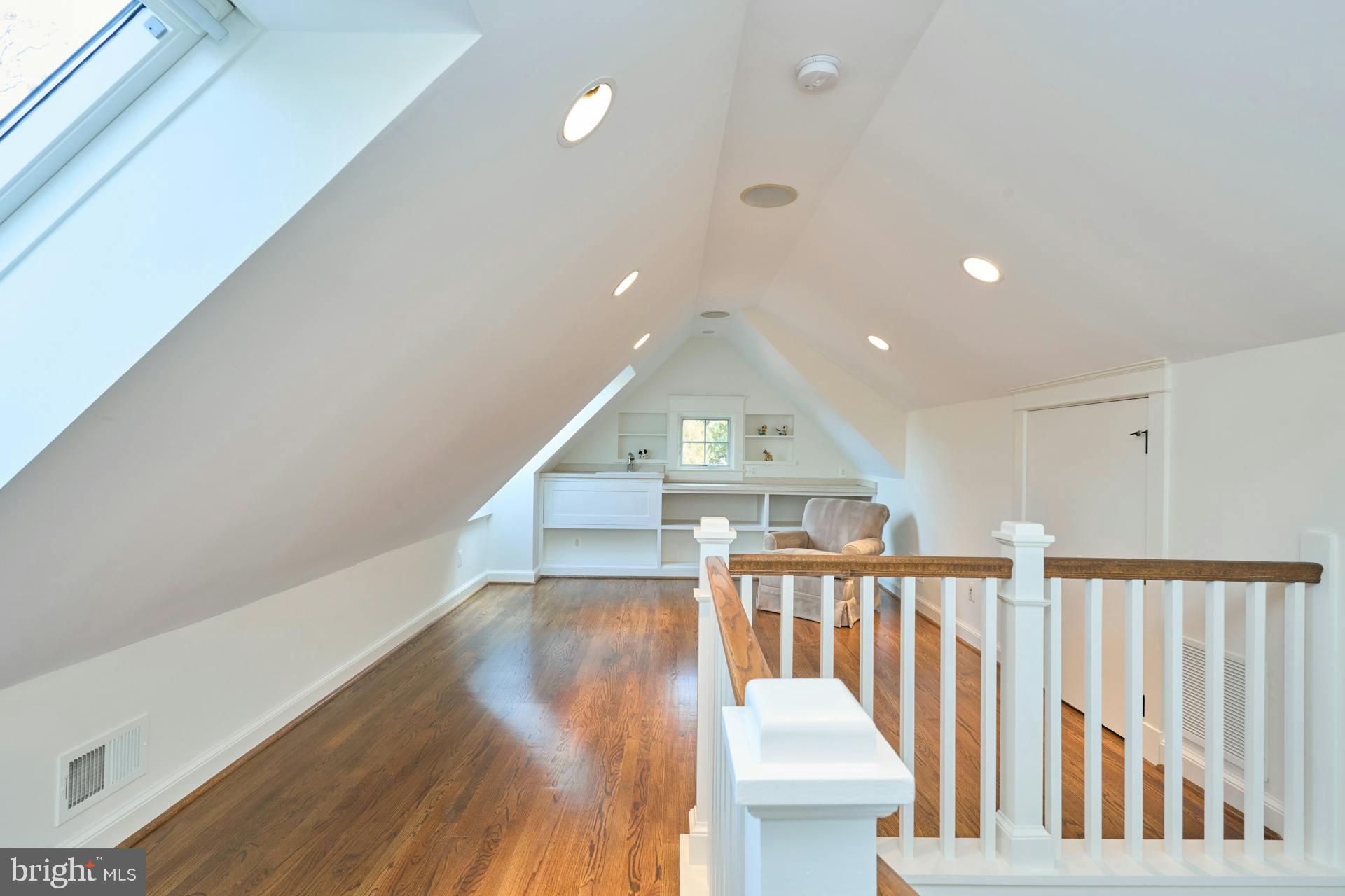 MADISON MANOR - Residential