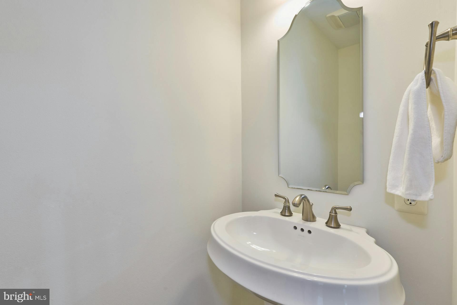 MADISON MANOR - Residential