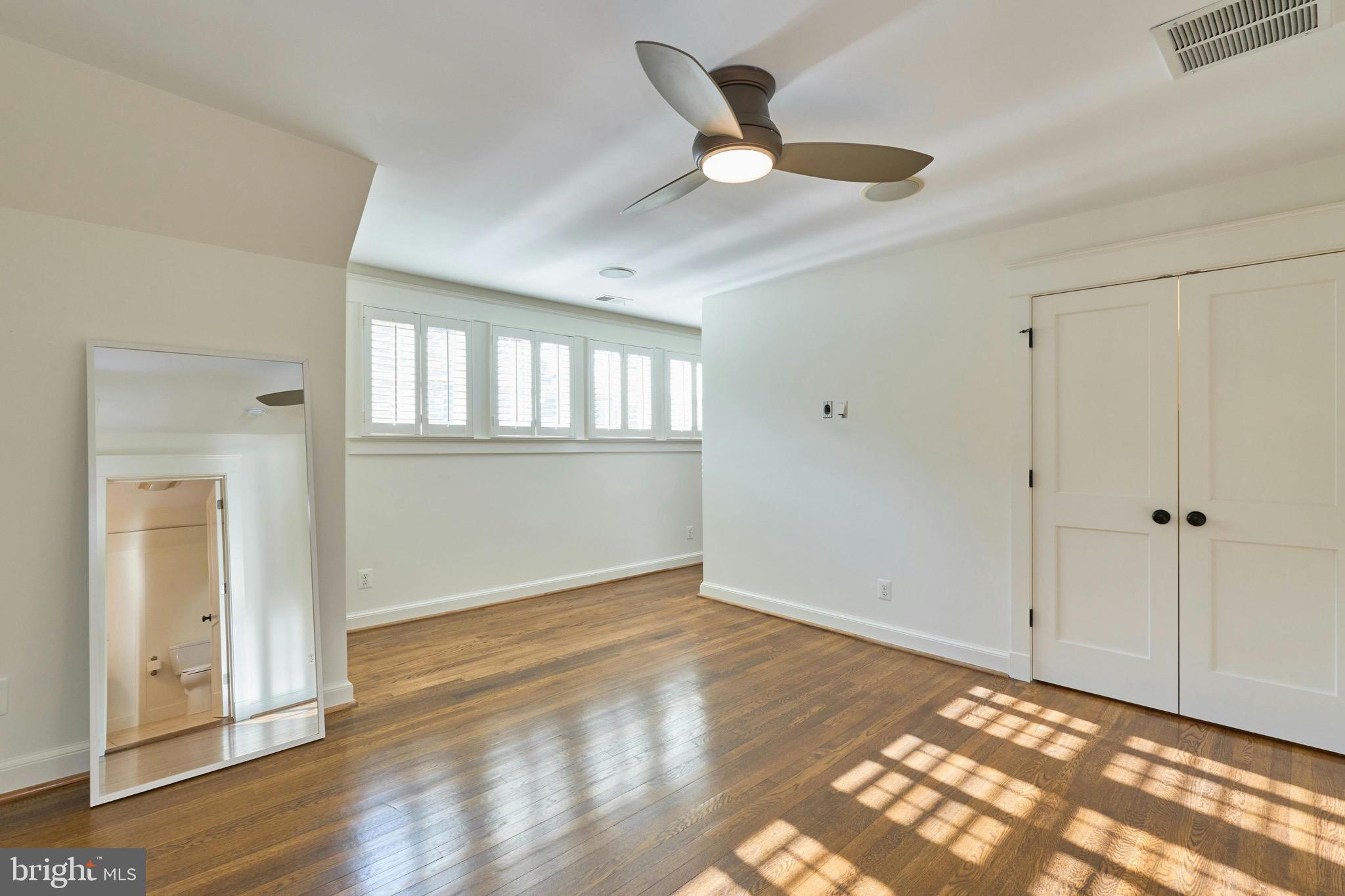 MADISON MANOR - Residential