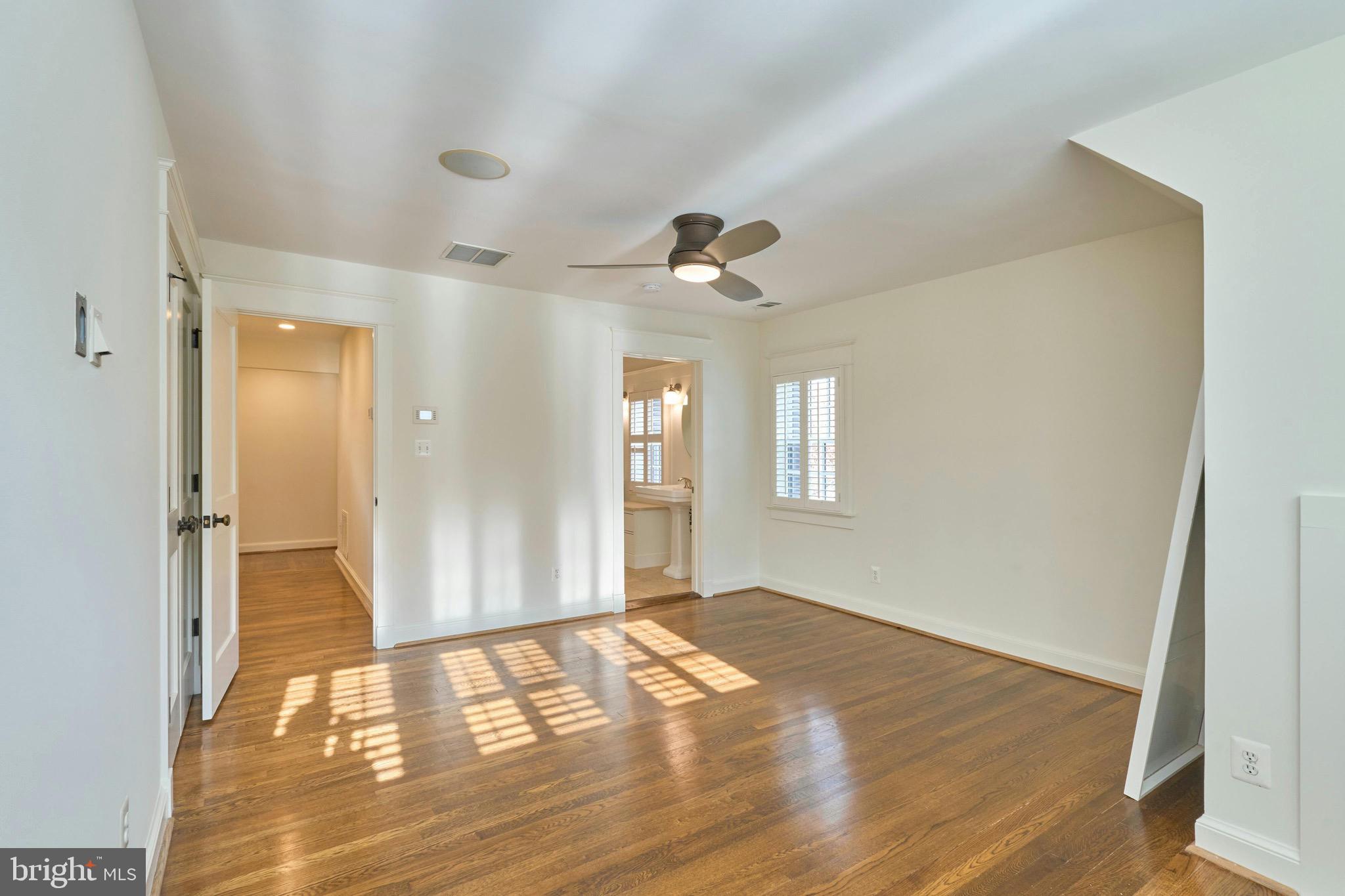 MADISON MANOR - Residential