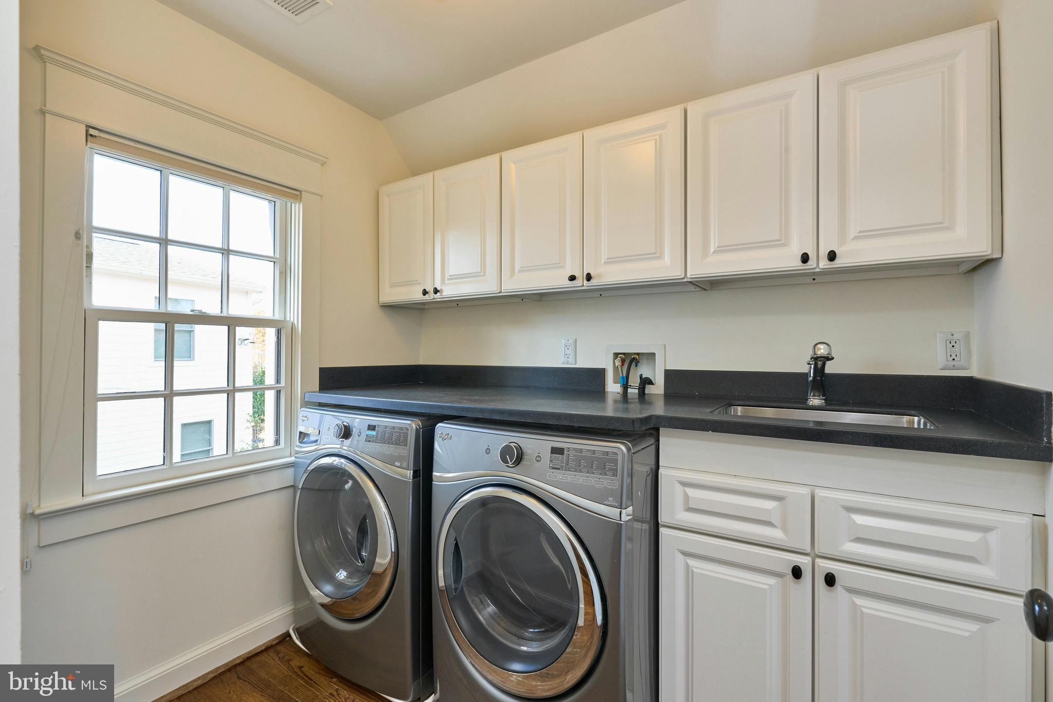 MADISON MANOR - Residential