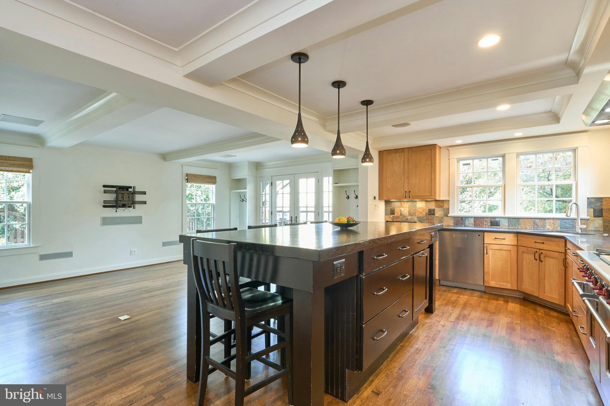 MADISON MANOR - Residential