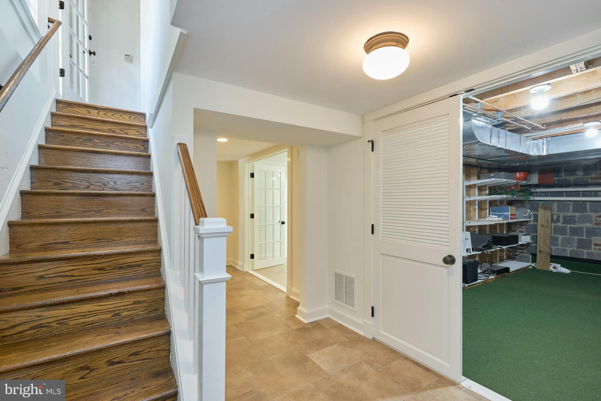 MADISON MANOR - Residential