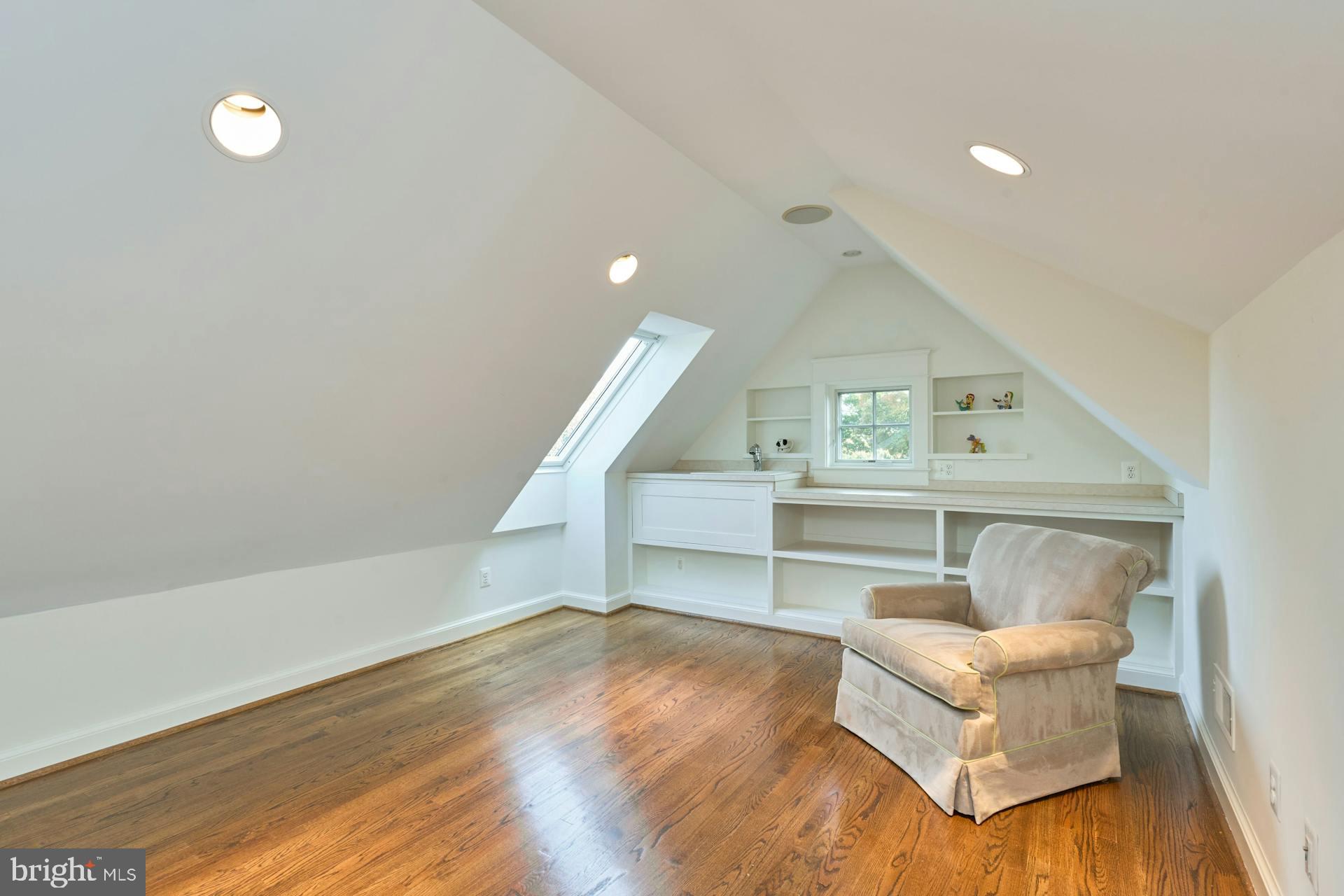 MADISON MANOR - Residential