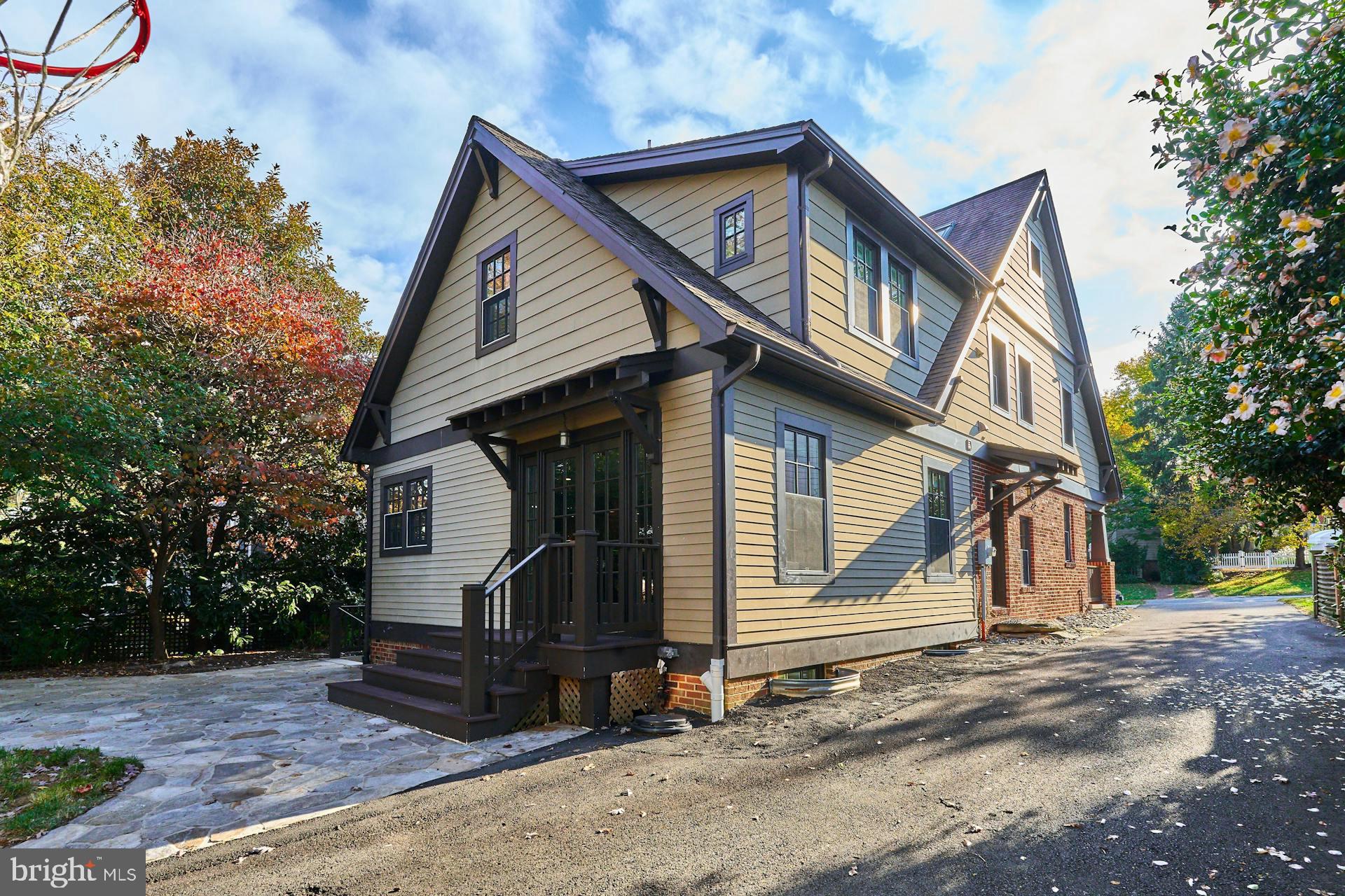 MADISON MANOR - Residential