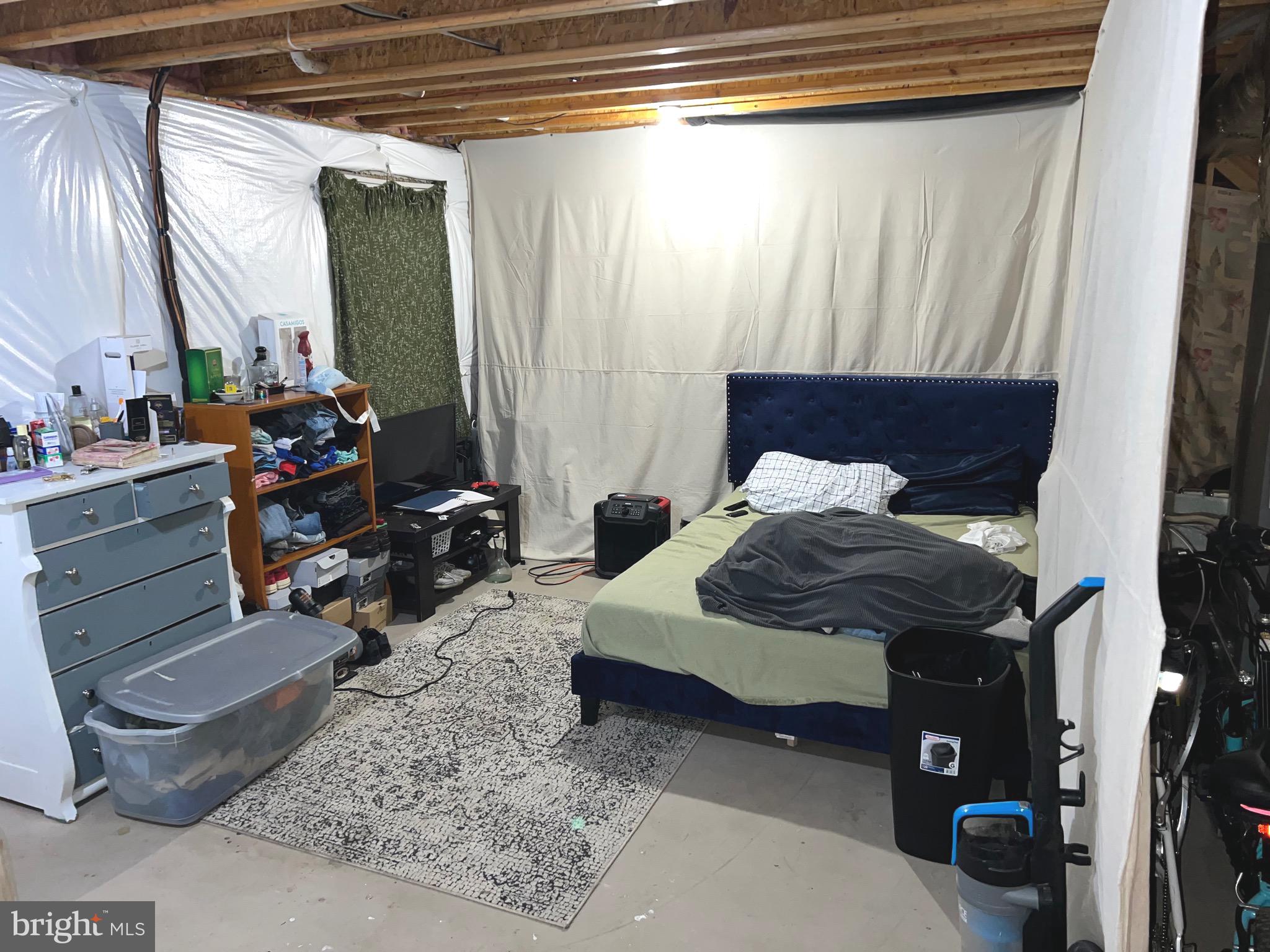 AMBER WOODS - Residential