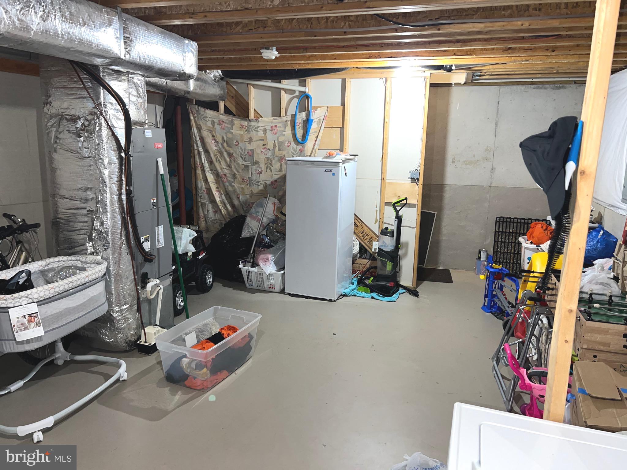 AMBER WOODS - Residential