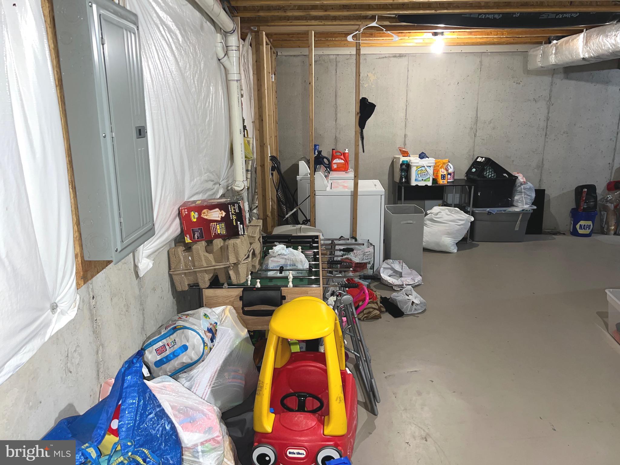 AMBER WOODS - Residential