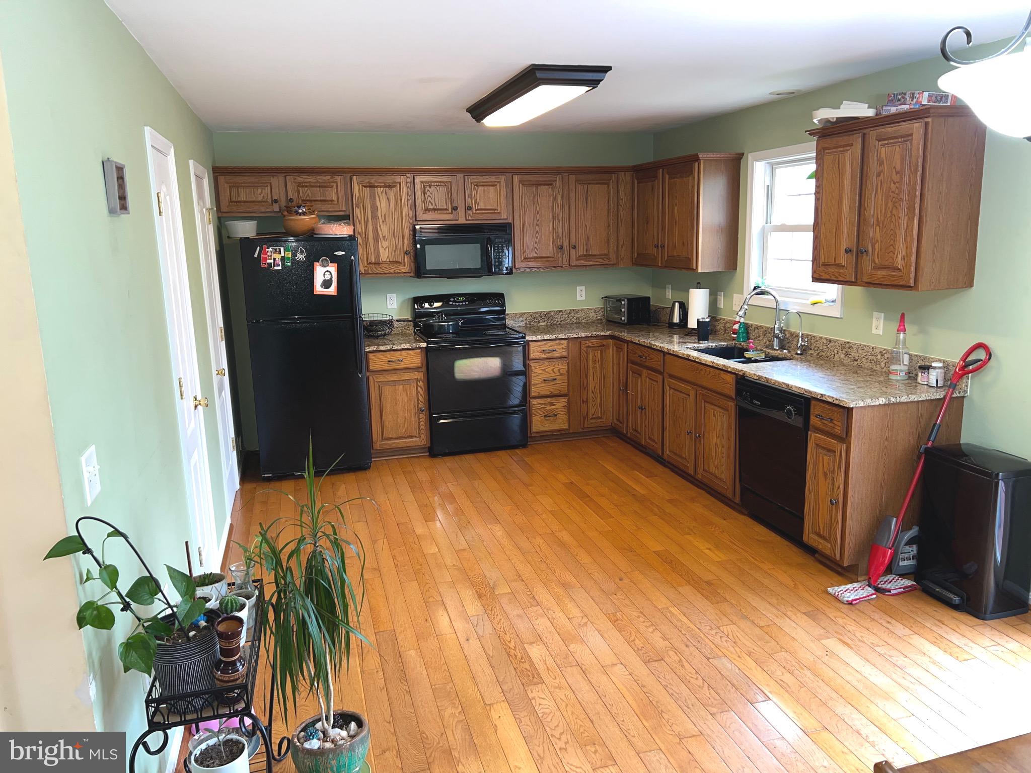 AMBER WOODS - Residential