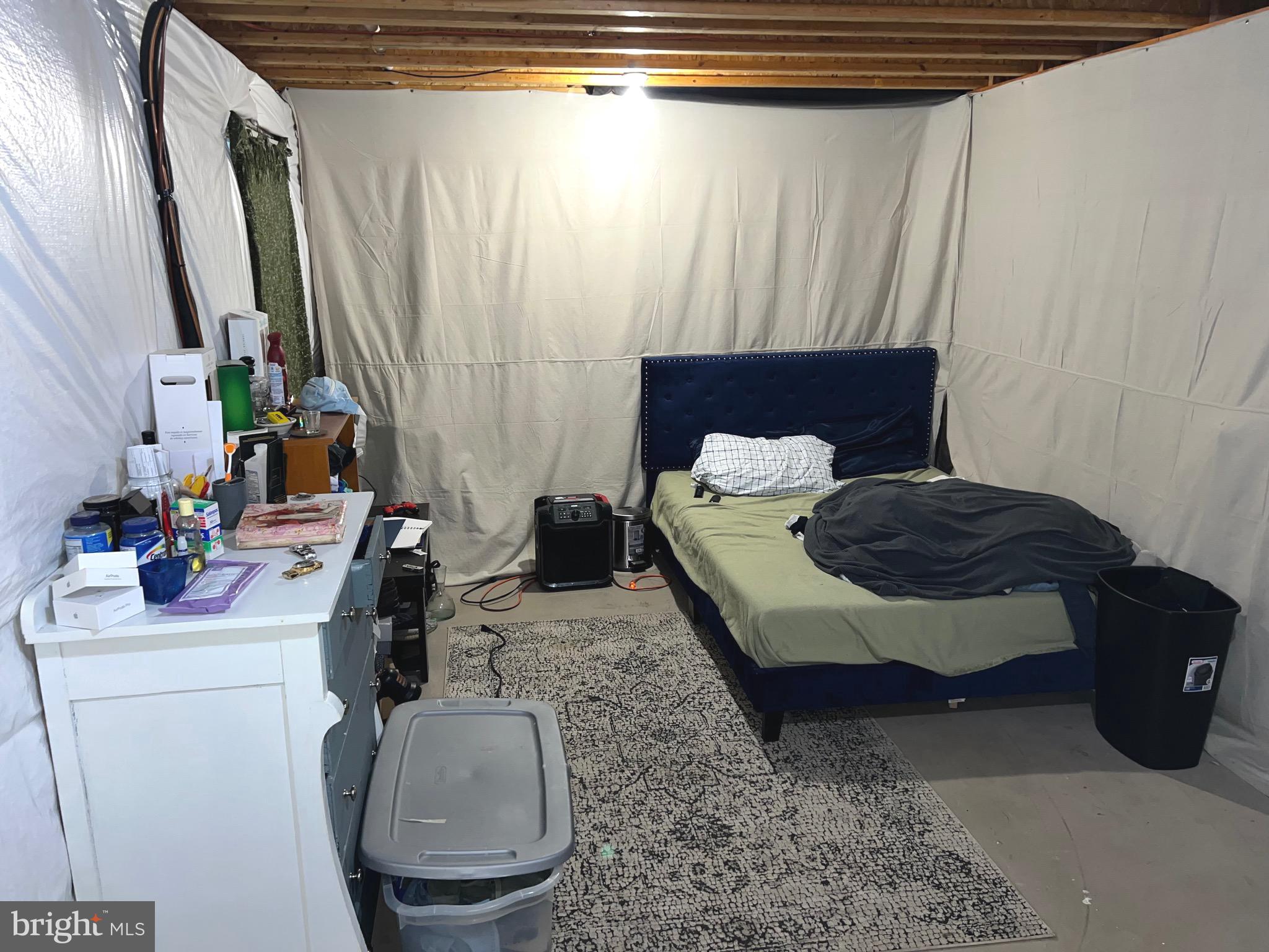 AMBER WOODS - Residential