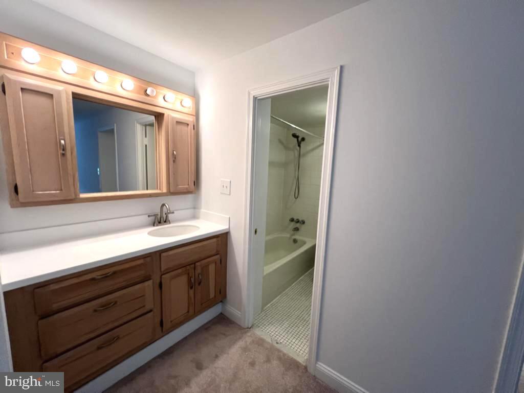 GEORGETOWN VILLAGE - Residential Lease