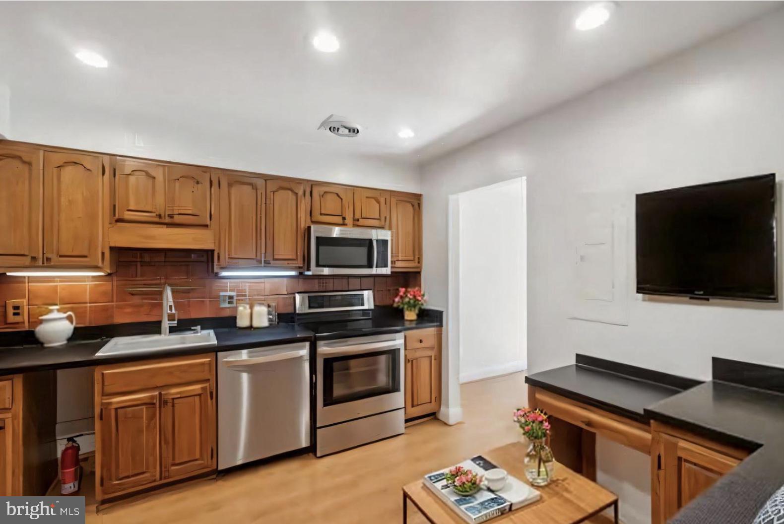 GEORGETOWN VILLAGE - Residential Lease