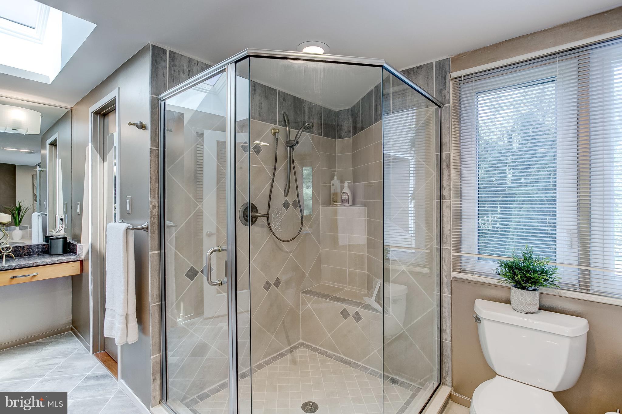 HOBBITS GLEN - Residential