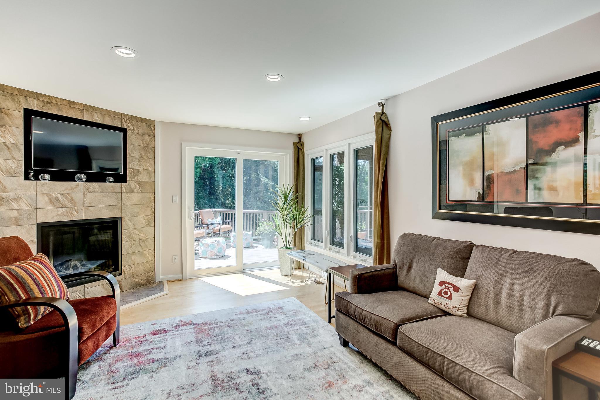 HOBBITS GLEN - Residential