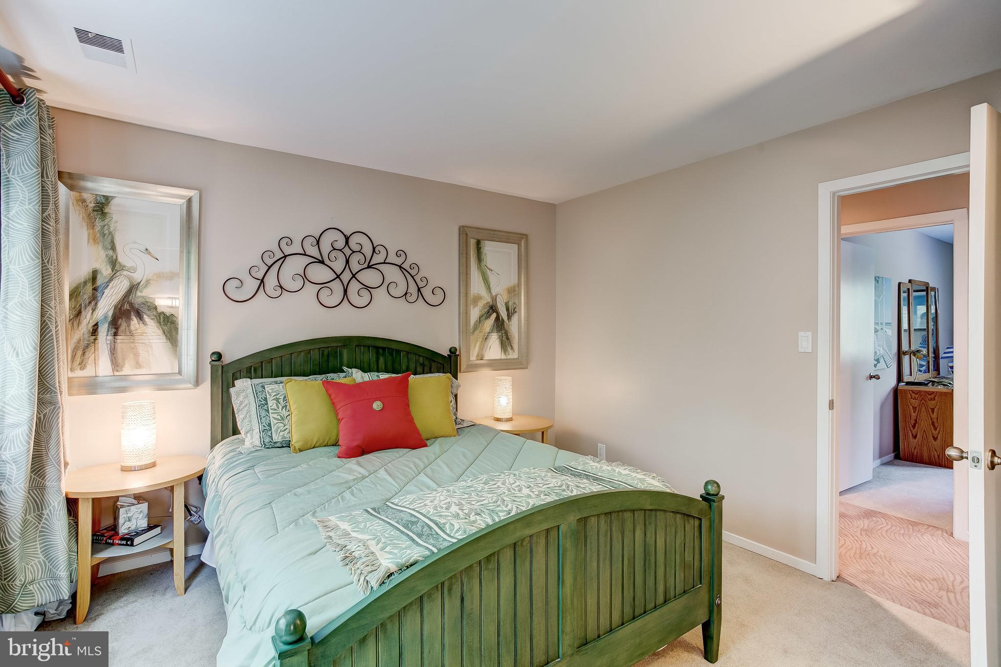 HOBBITS GLEN - Residential