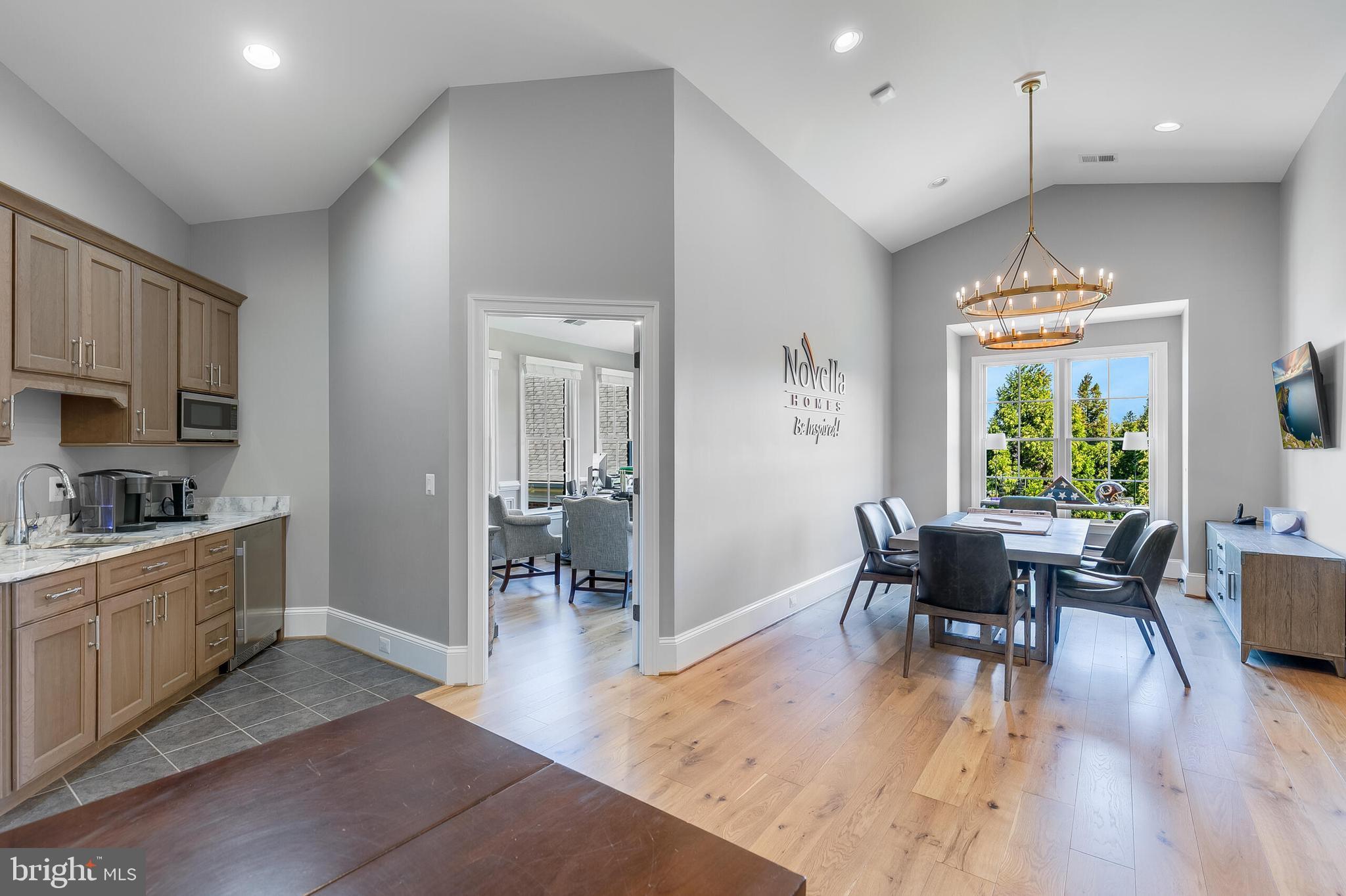 ESTATES @ CREIGHTON FARM - Residential