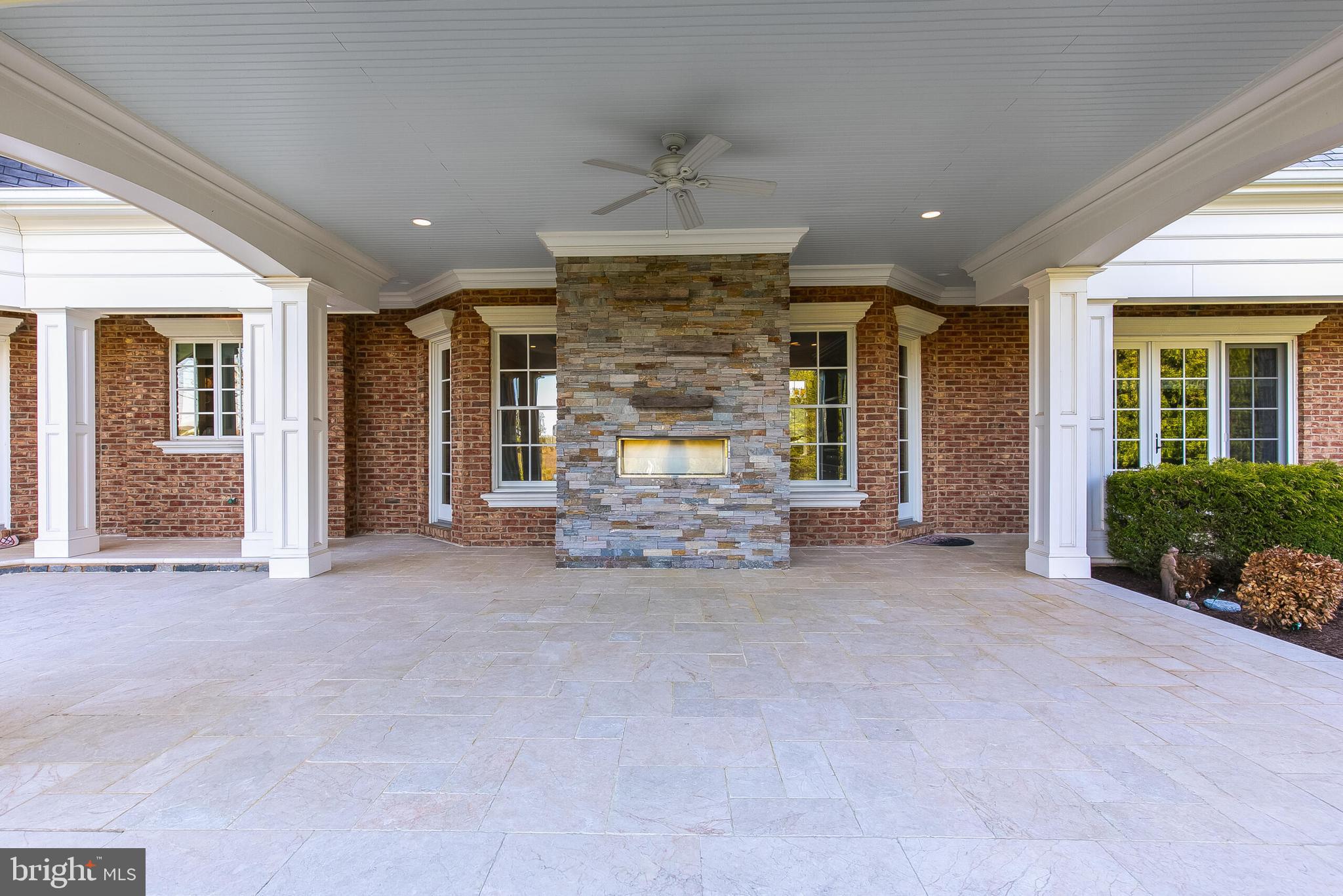 ESTATES @ CREIGHTON FARM - Residential