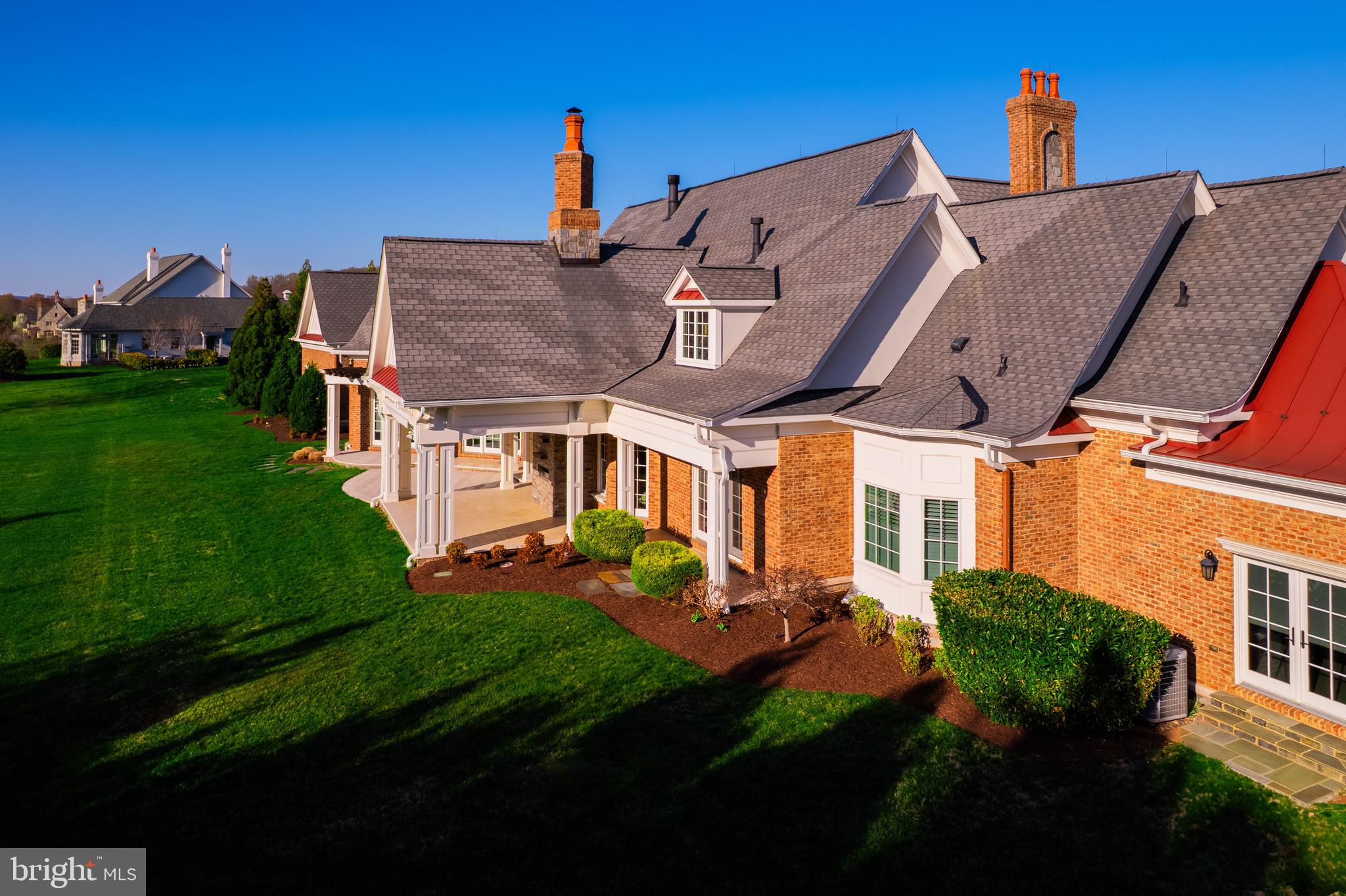 ESTATES @ CREIGHTON FARM - Residential