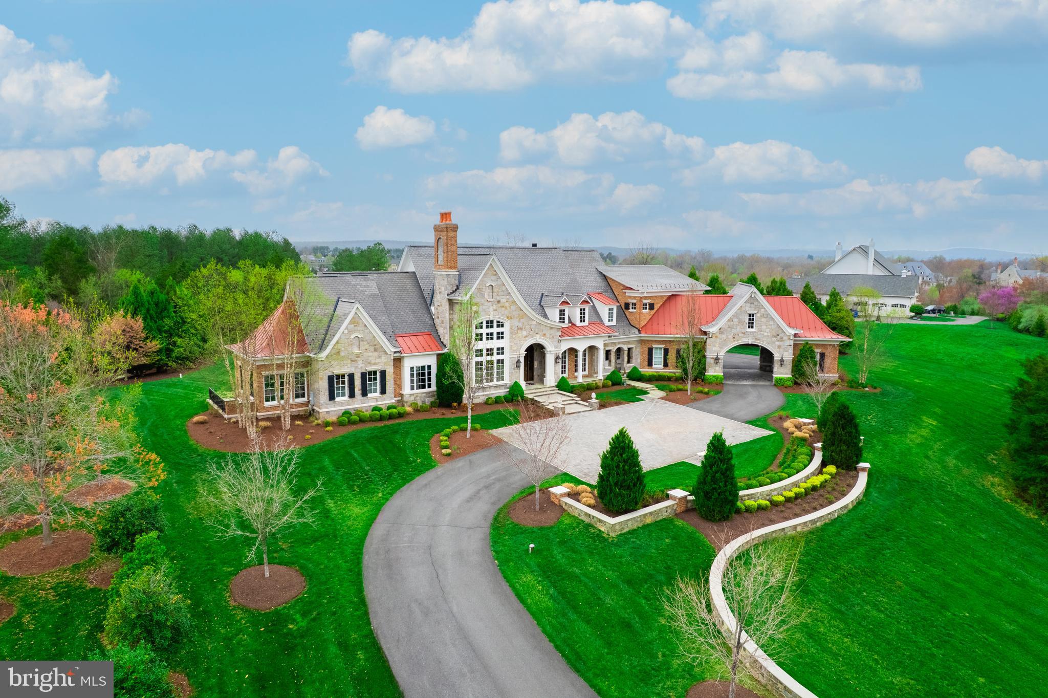 ESTATES @ CREIGHTON FARM - Residential