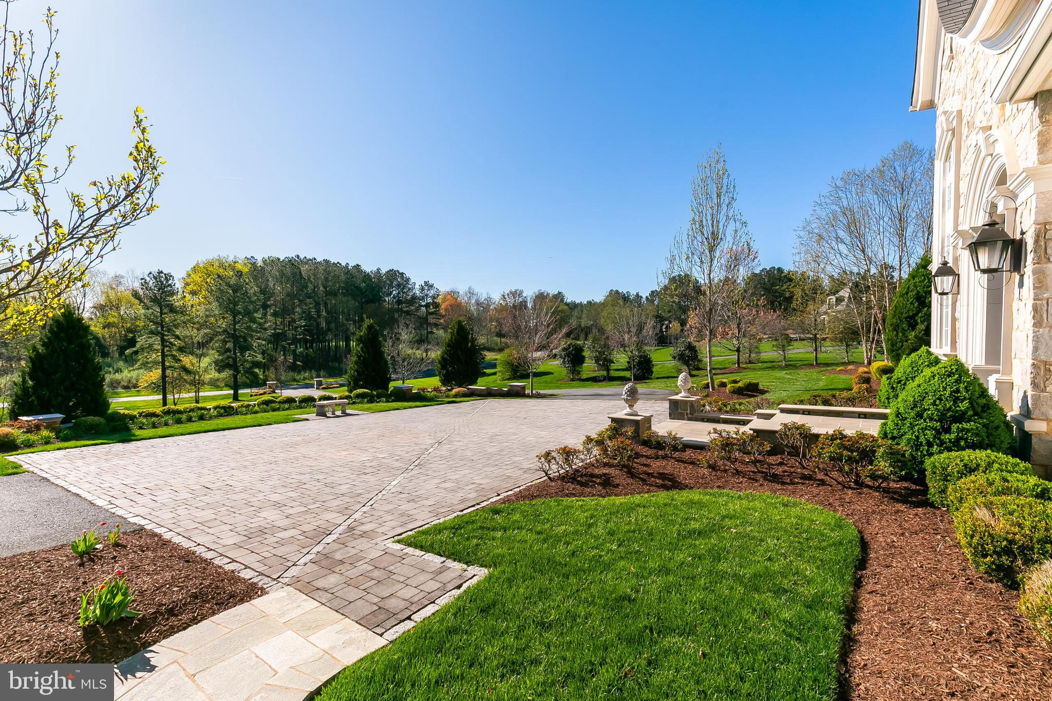 ESTATES @ CREIGHTON FARM - Residential