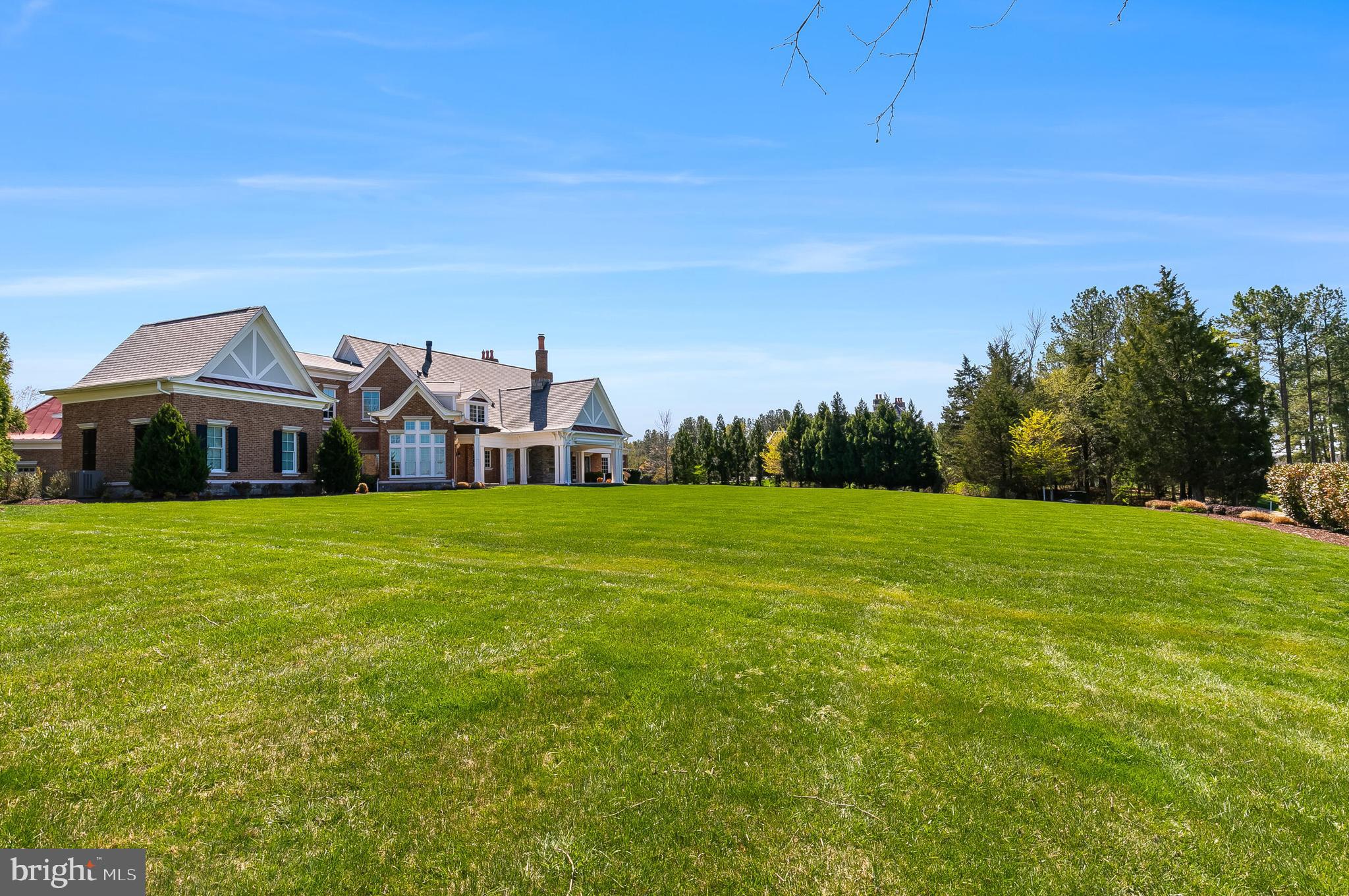 ESTATES @ CREIGHTON FARM - Residential