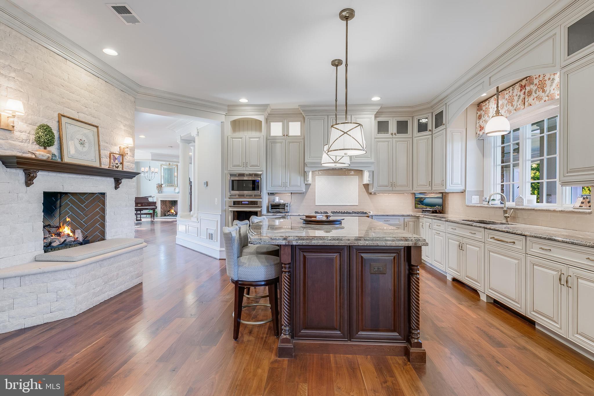 ESTATES @ CREIGHTON FARM - Residential